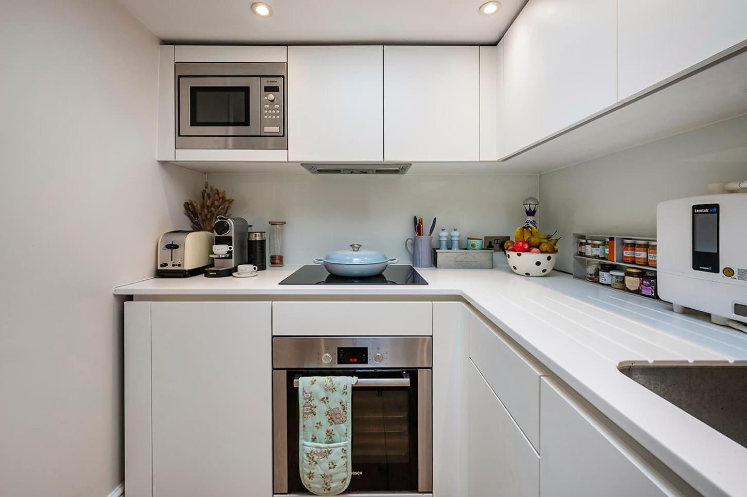 The Light Chambers Notting Hill- by Out of Office Lifestyle