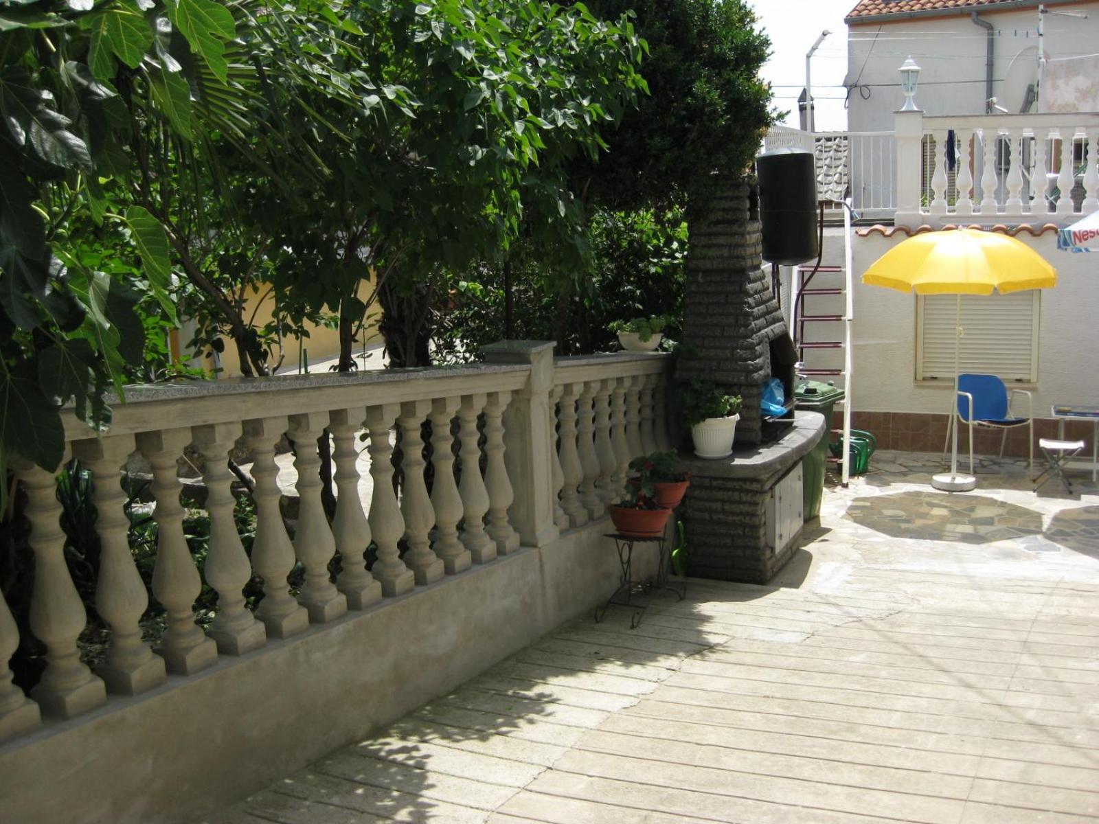 Apartments Ema