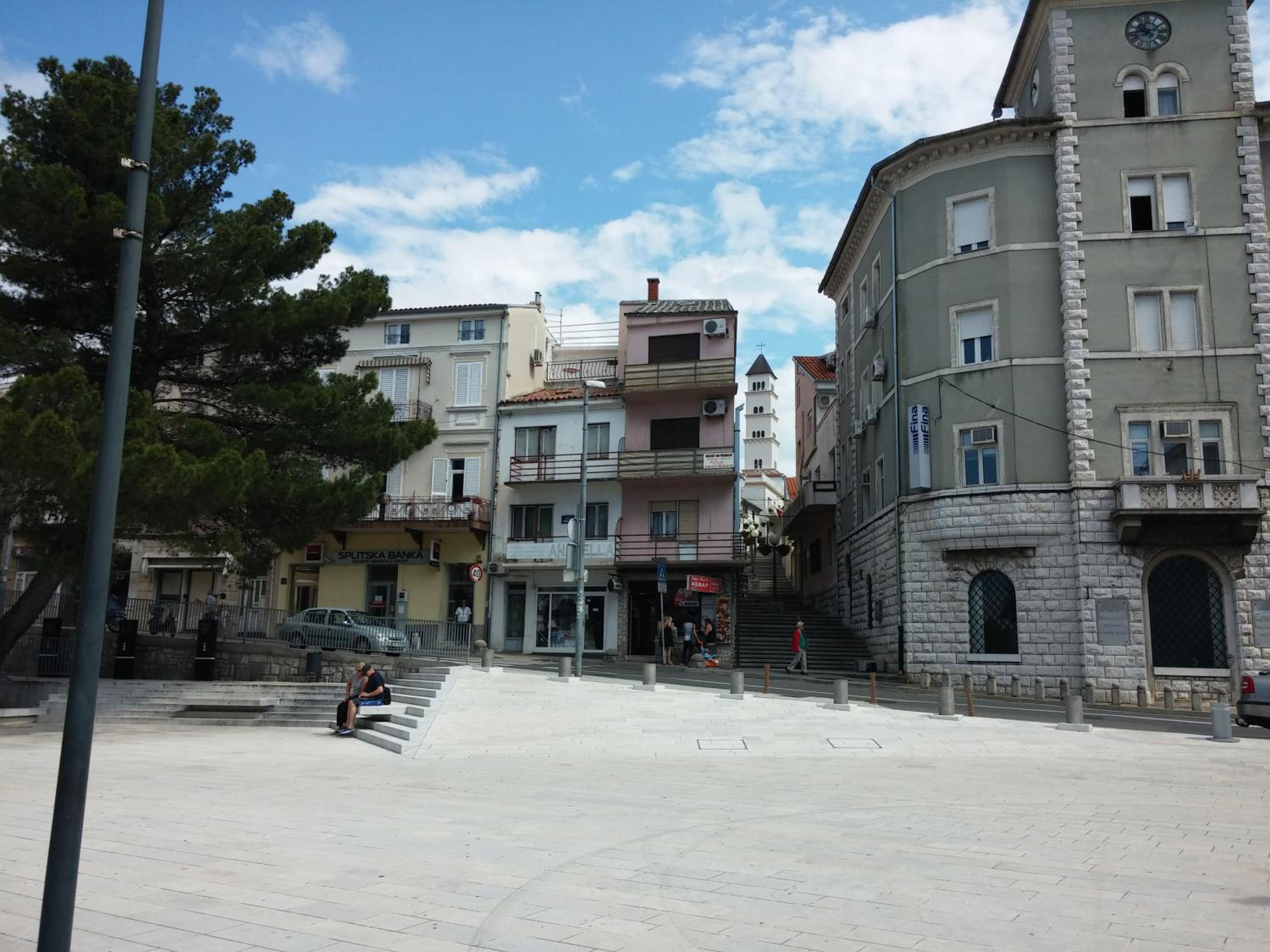 Apartments Ema