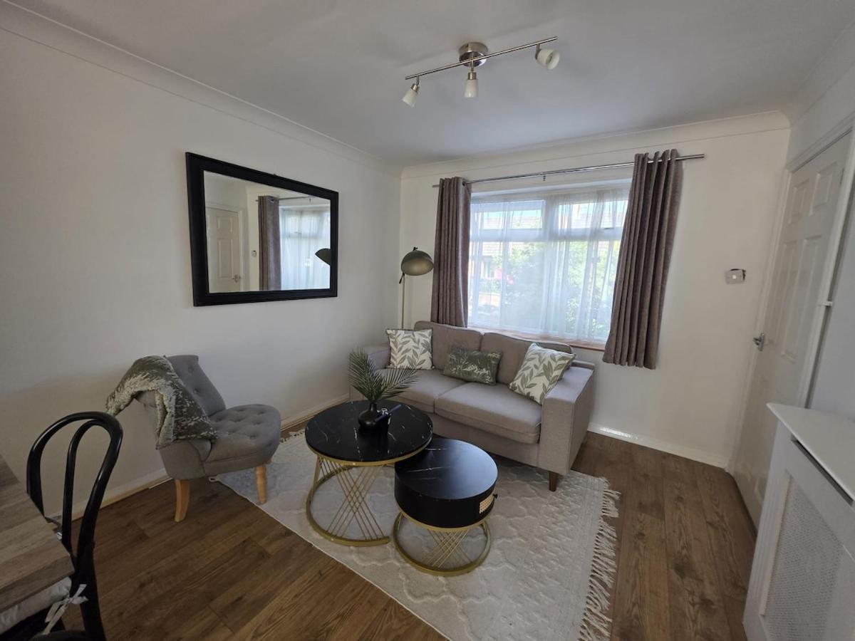 Charming Canterbury Central 3 Bedroom House - Garden views