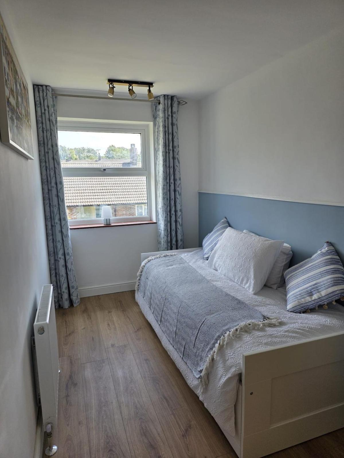 Charming Canterbury Central 3 Bedroom House - Garden views