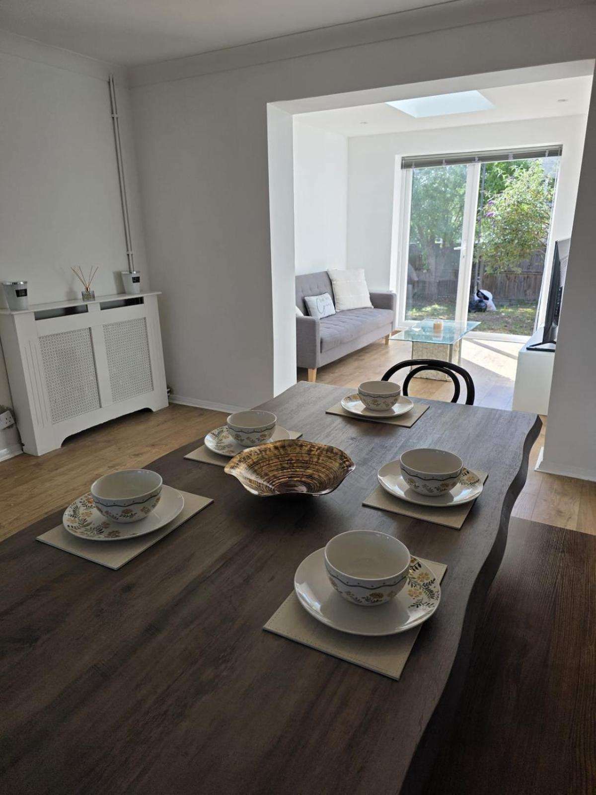 Charming Canterbury Central 3 Bedroom House - Garden views