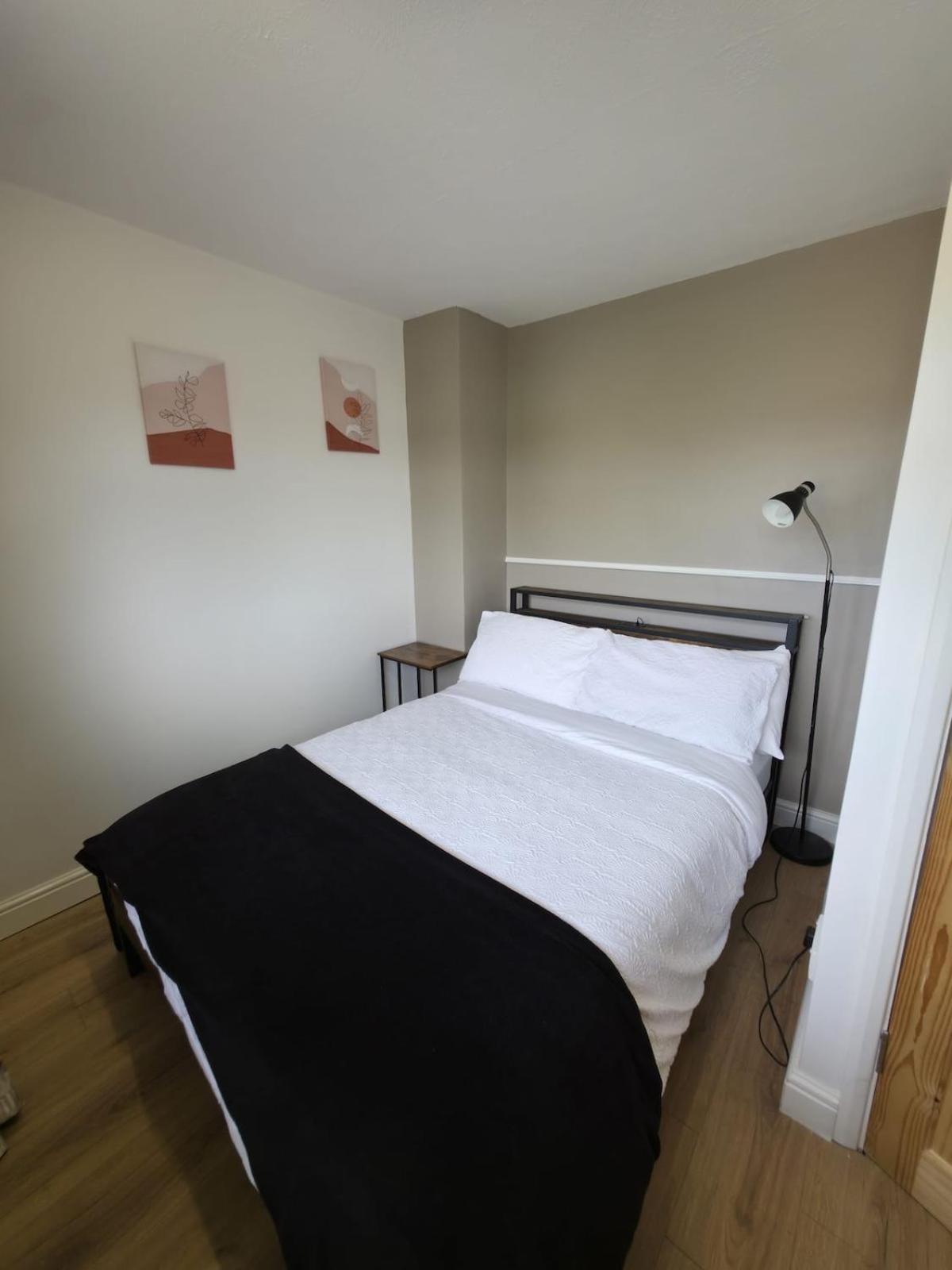 Charming Canterbury Central 3 Bedroom House - Garden views