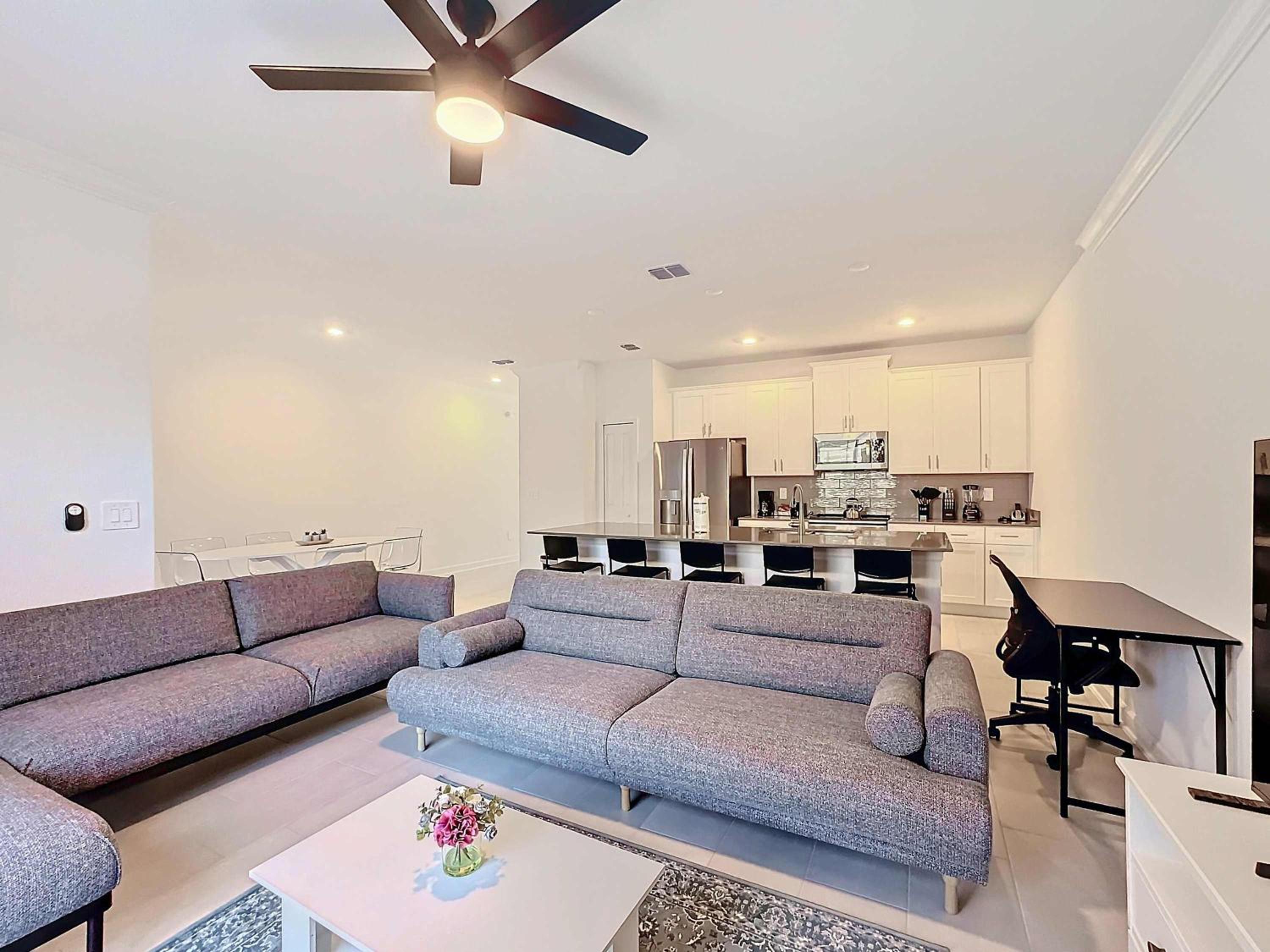 Impressive Hideaway with Private Pool and access to 2 Clubhouses
