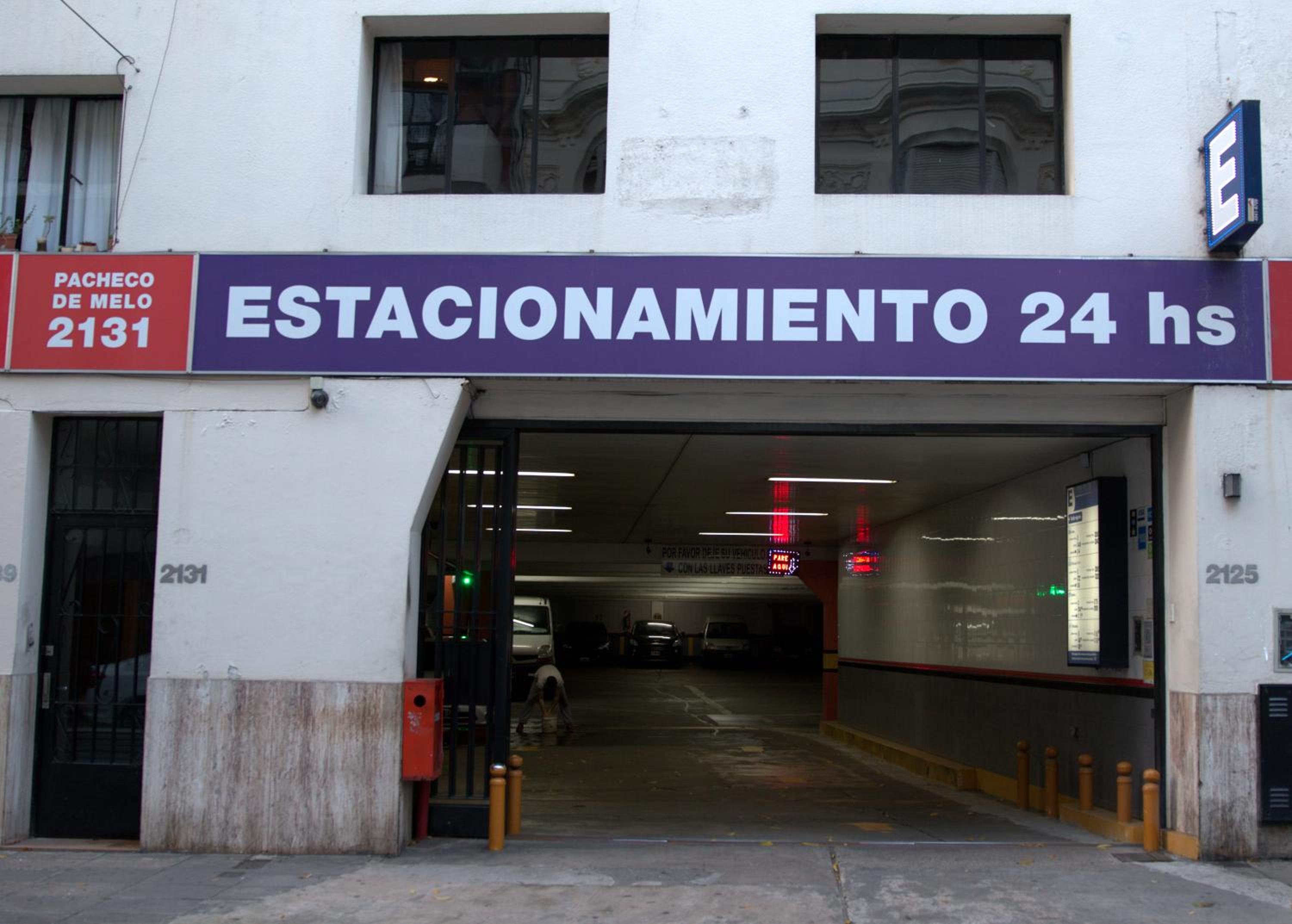 Sunny Recoleta Apartment