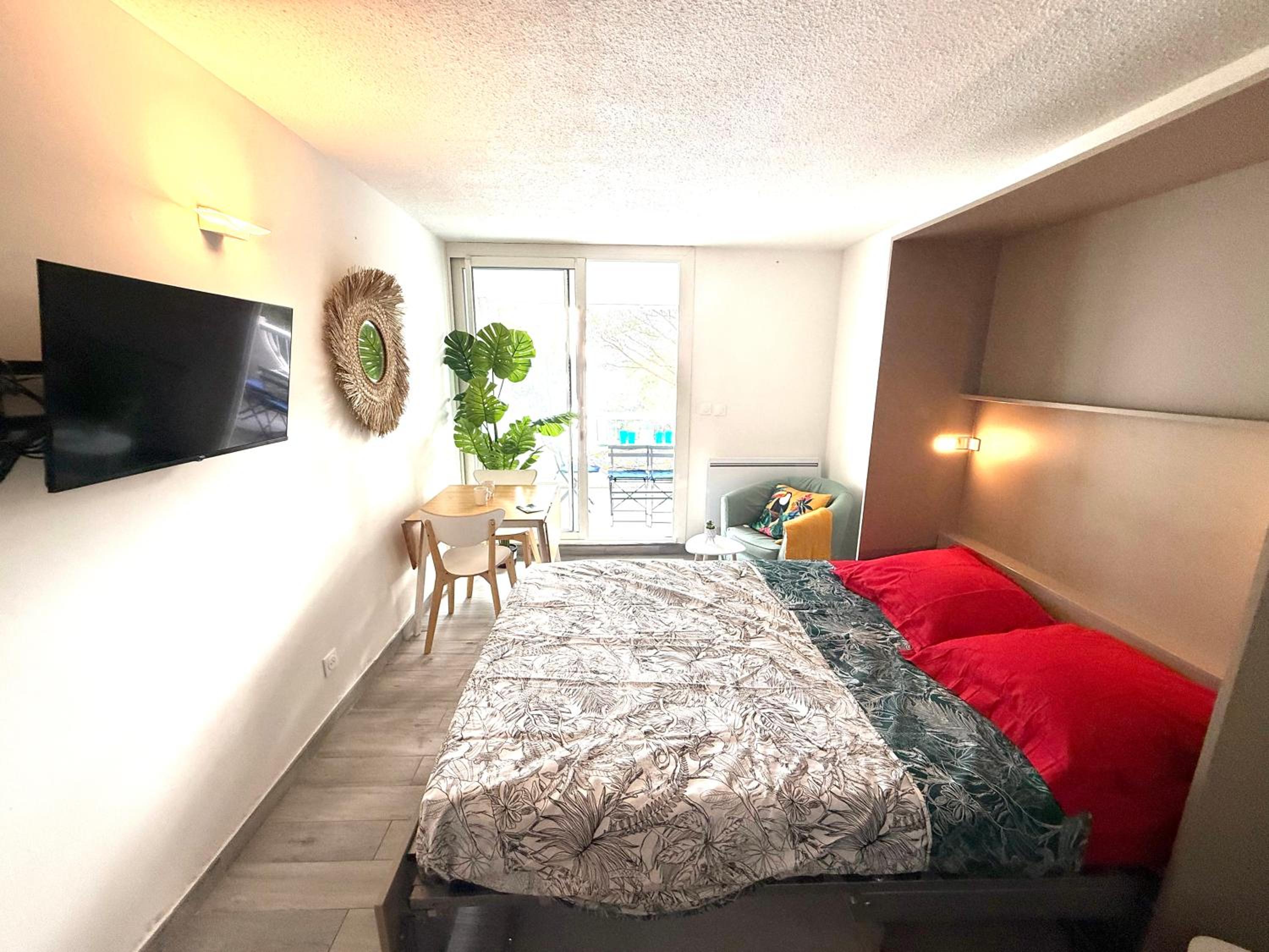 Studio 4pers La Grande Motte Ponant, Vue exceptionnelle lac, double terrasse, Parking, base nautique, golf & plage à pied, draps & serviettes fournis - 2èm