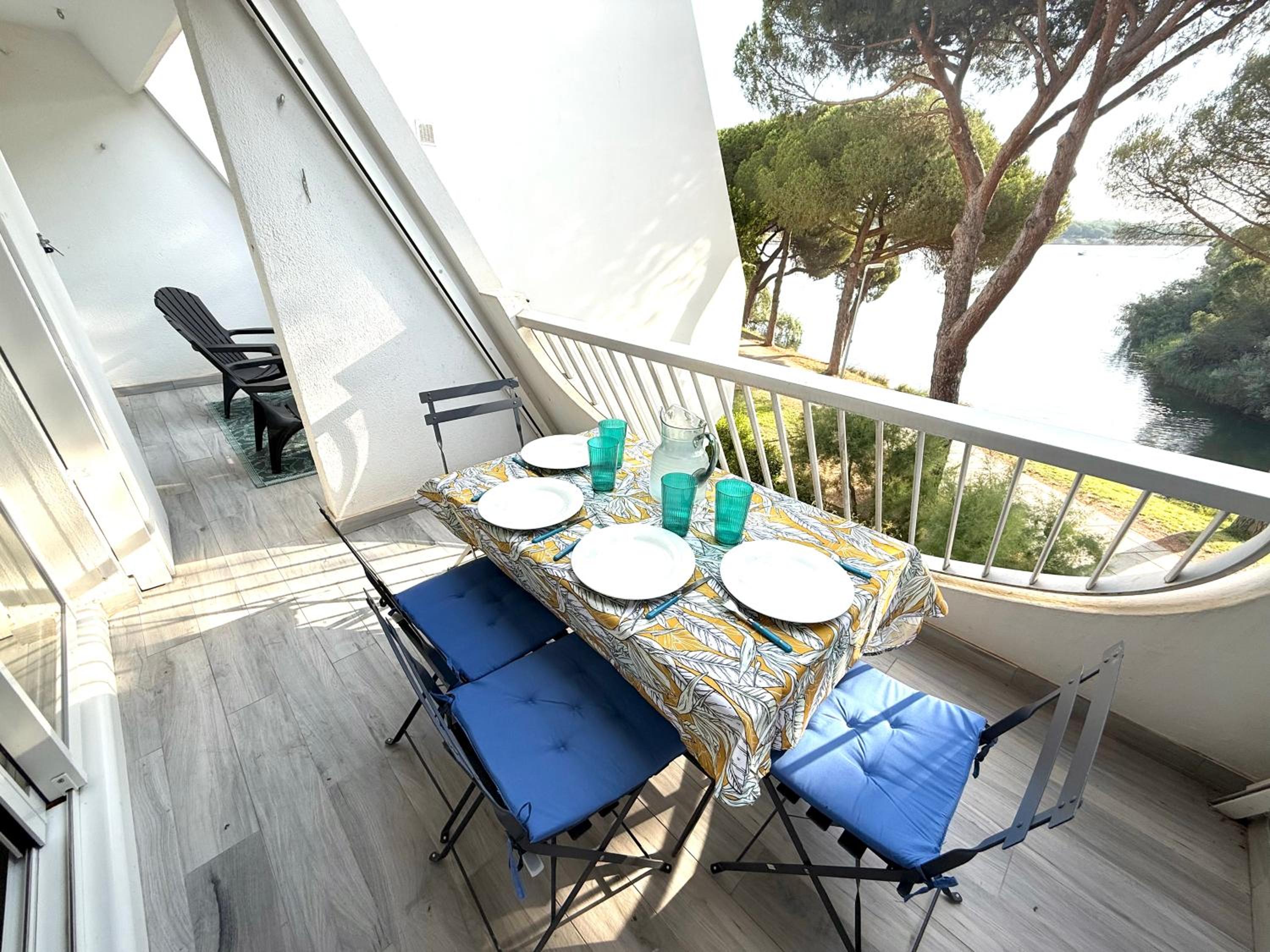 Studio 4pers La Grande Motte Ponant, Vue exceptionnelle lac, double terrasse, Parking, base nautique, golf & plage à pied, draps & serviettes fournis - 2èm