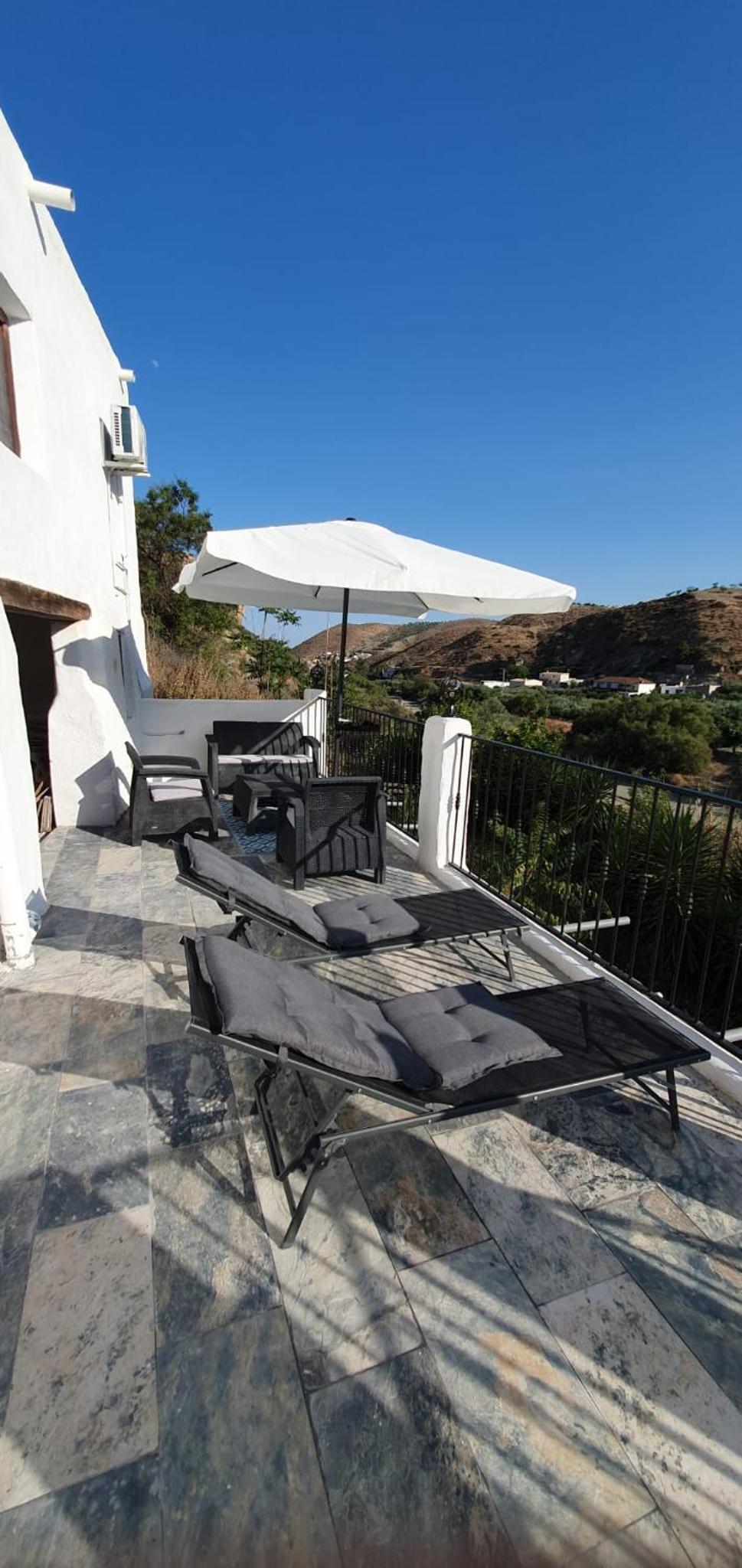 Casa Tomaddi - House & apartment with private pool & games room