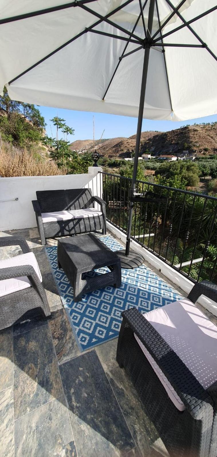 Casa Tomaddi - House & apartment with private pool & games room