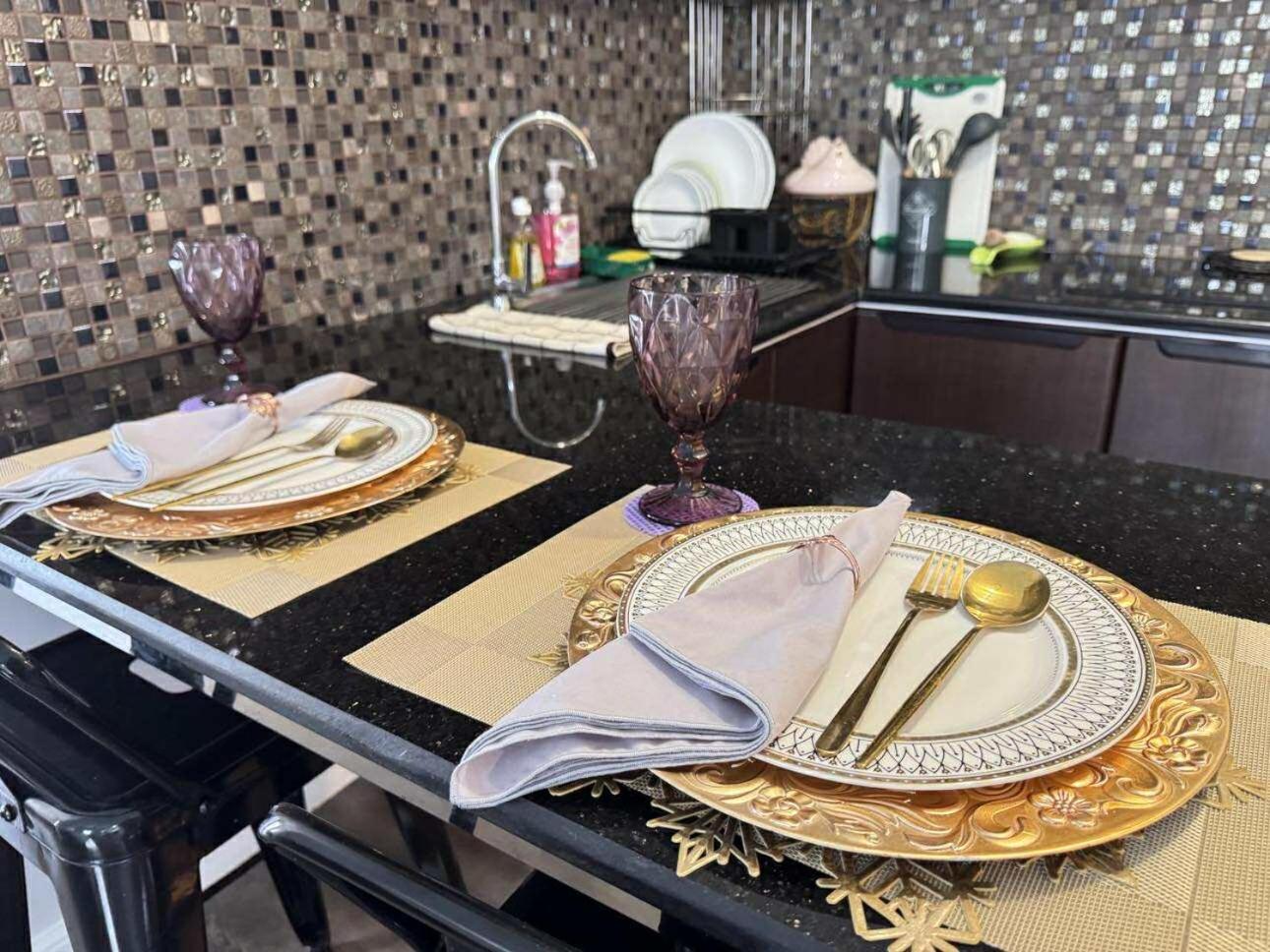 CDO Cozy 2-Bedrooms 2 Toilets View Pool and Garden beside Ayala Mall