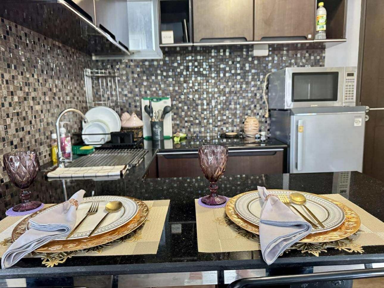 CDO Cozy 2-Bedrooms 2 Toilets View Pool and Garden beside Ayala Mall