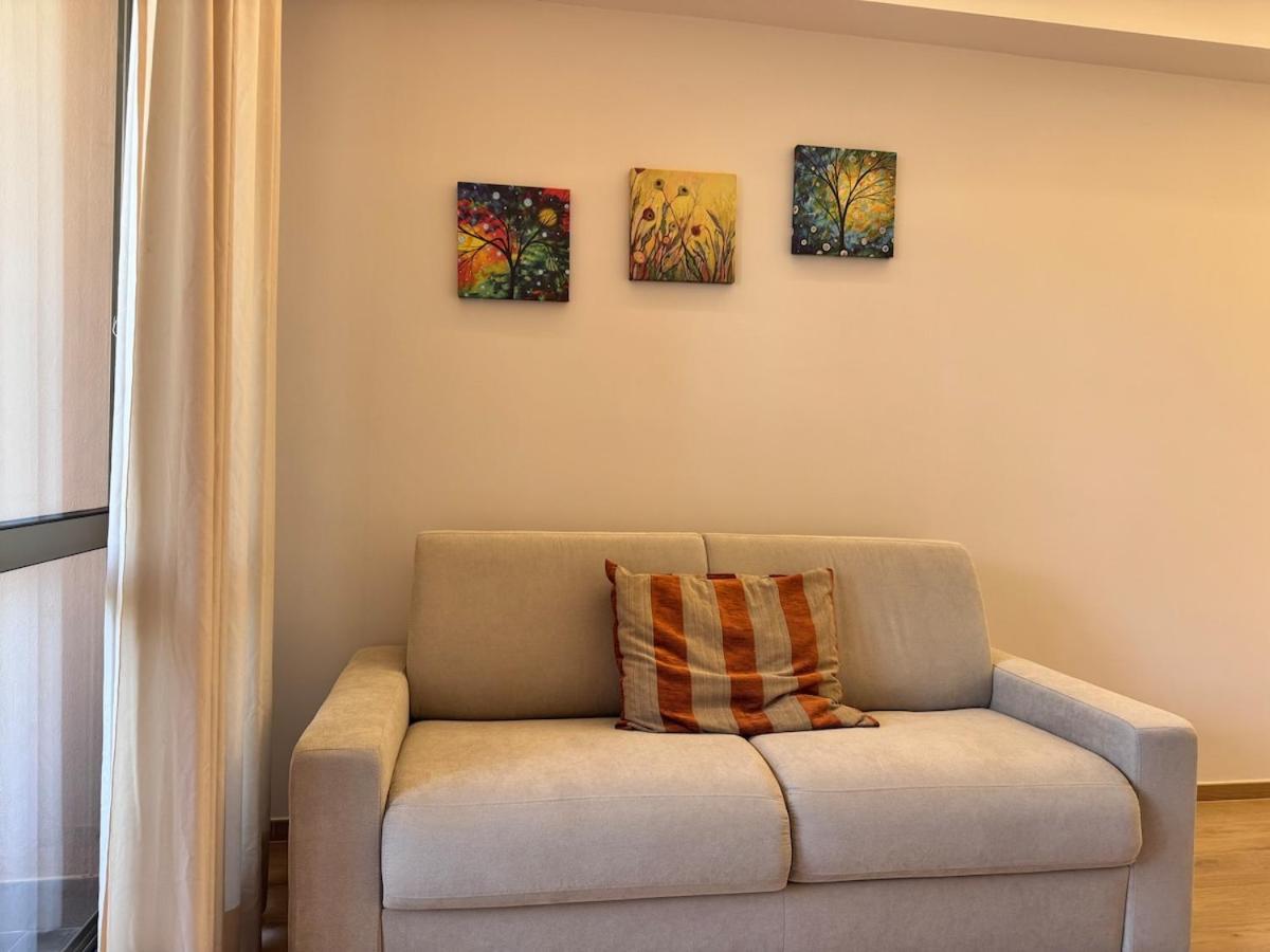 Luxury Apartment Metro Cornelia