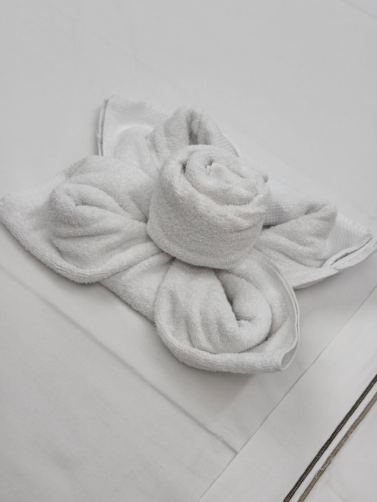 Luxury Apartment Metro Cornelia