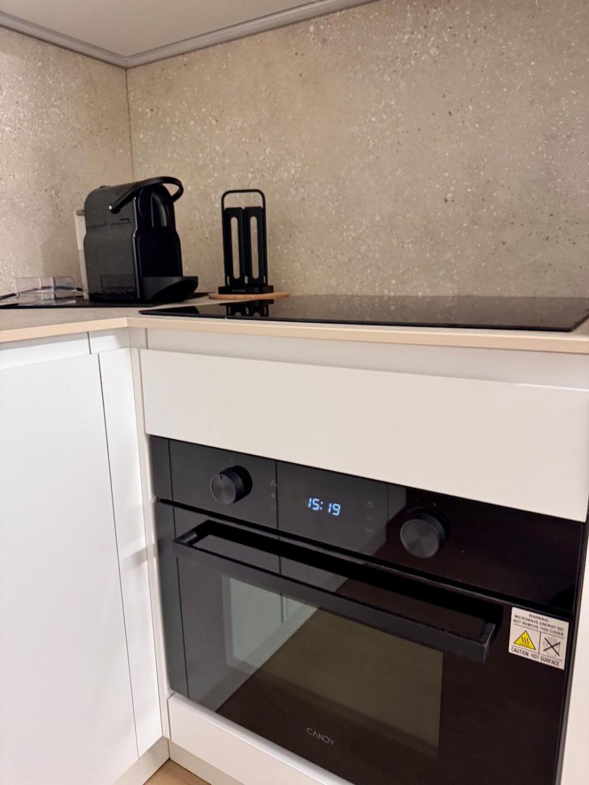 Luxury Apartment Metro Cornelia