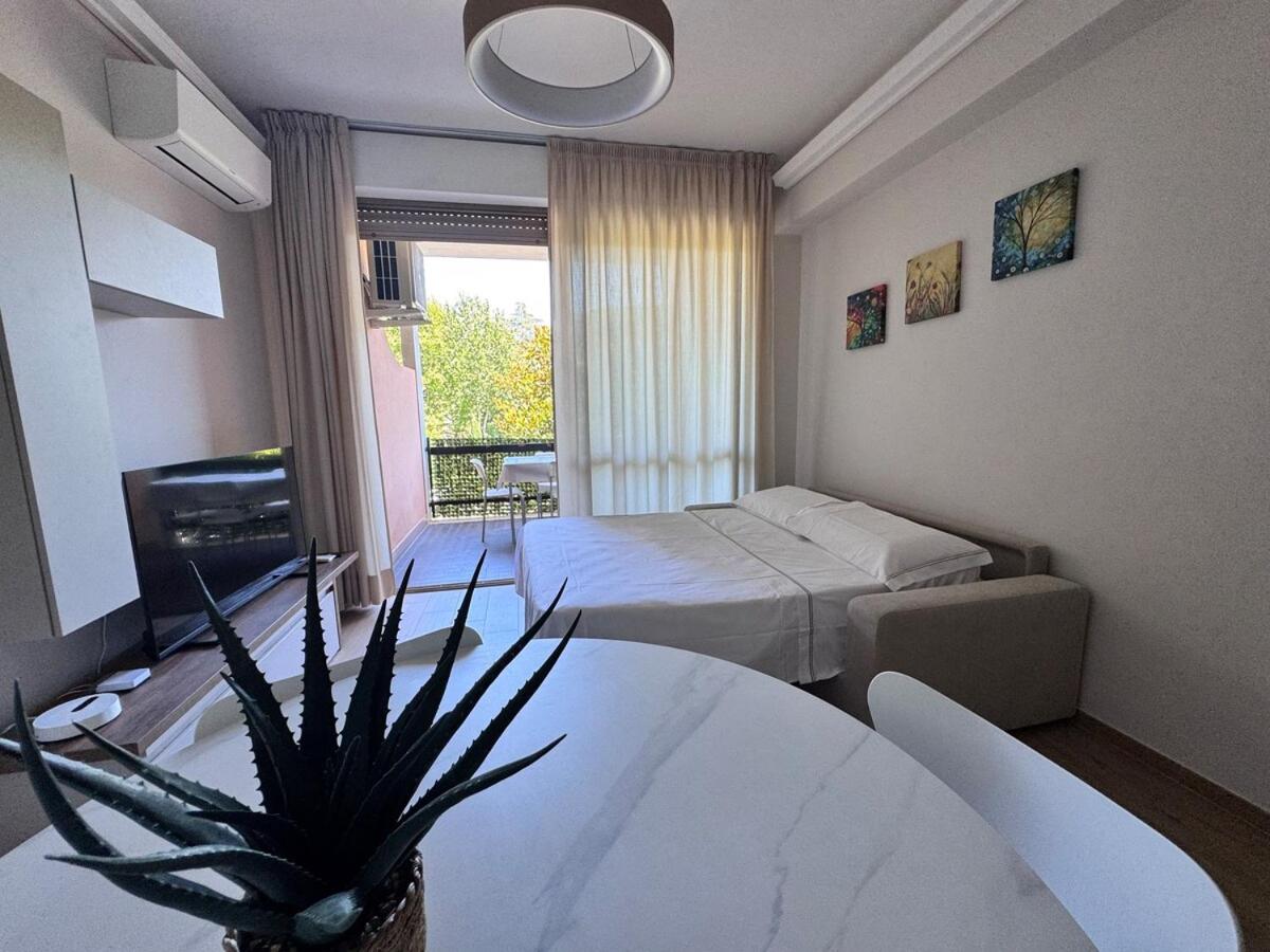 Luxury Apartment Metro Cornelia