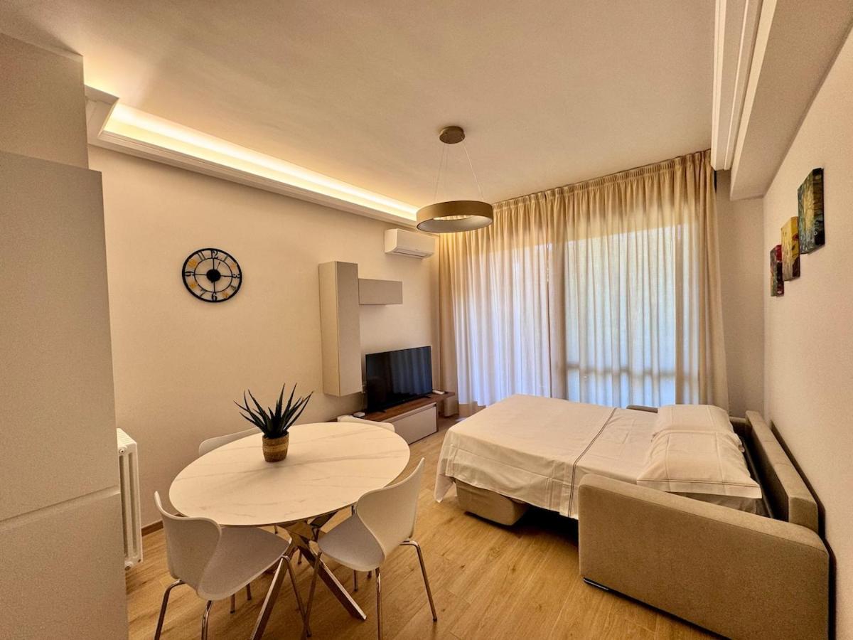Luxury Apartment Metro Cornelia
