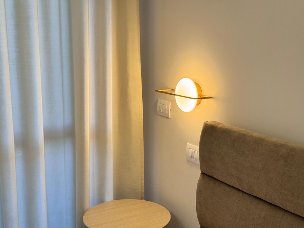 Luxury Apartment Metro Cornelia