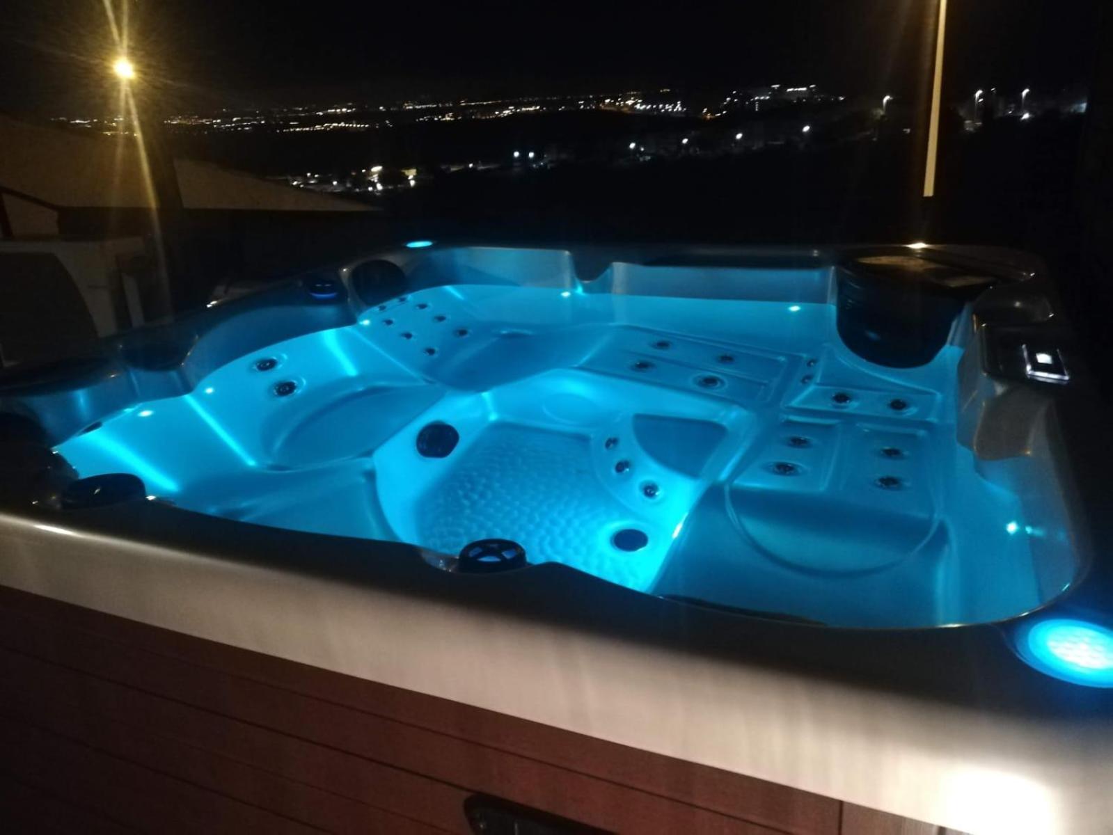 Bungalow con vistas y jacuzzi en Gran Alacant GA102