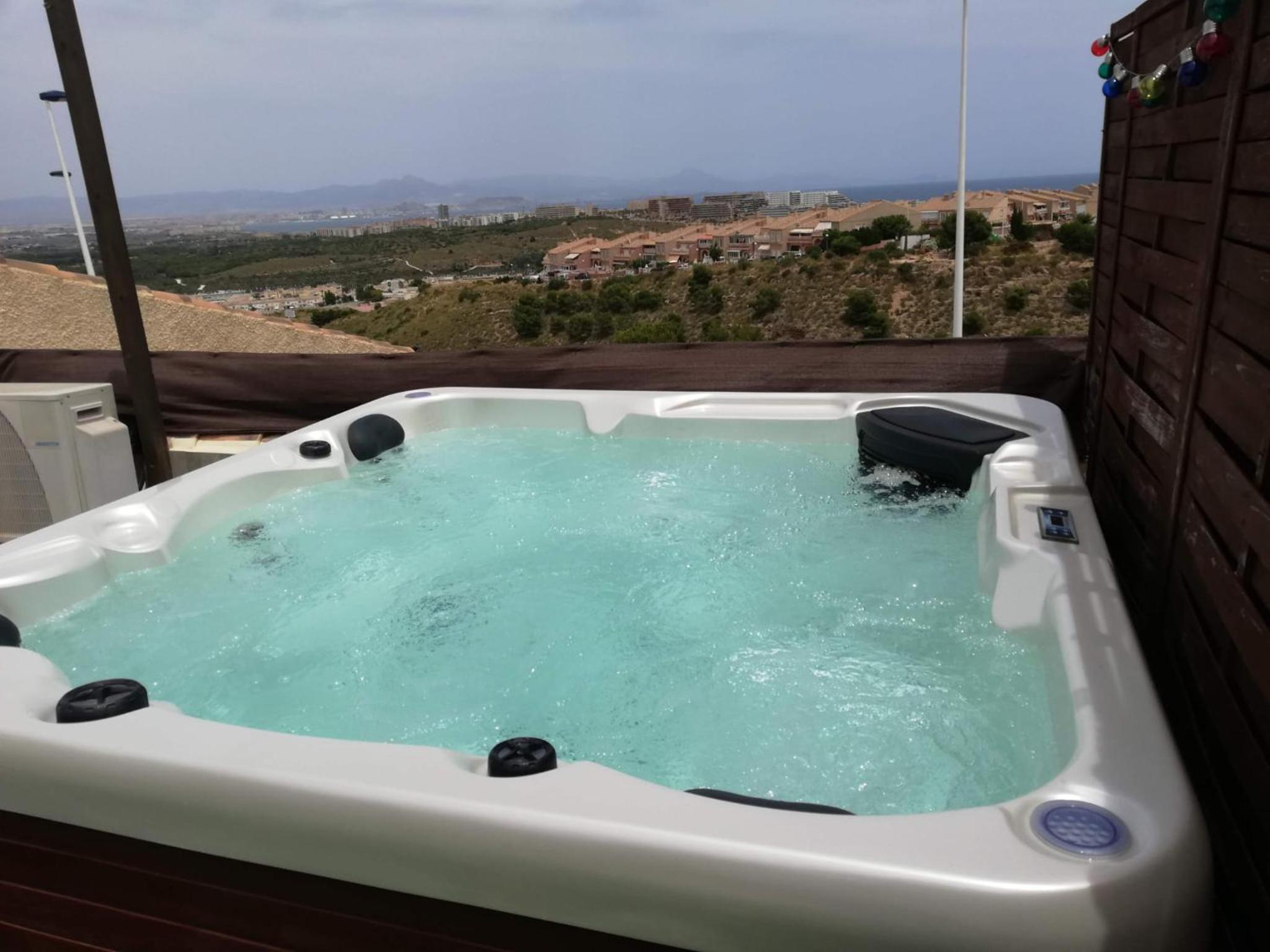 Bungalow con vistas y jacuzzi en Gran Alacant GA102