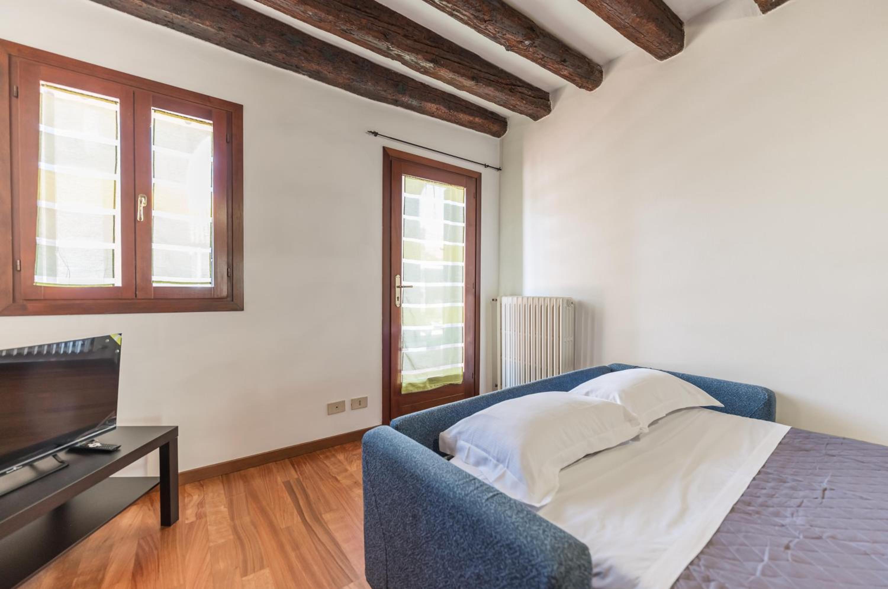Castellana Home 221- Free Parking & Wi-Fi