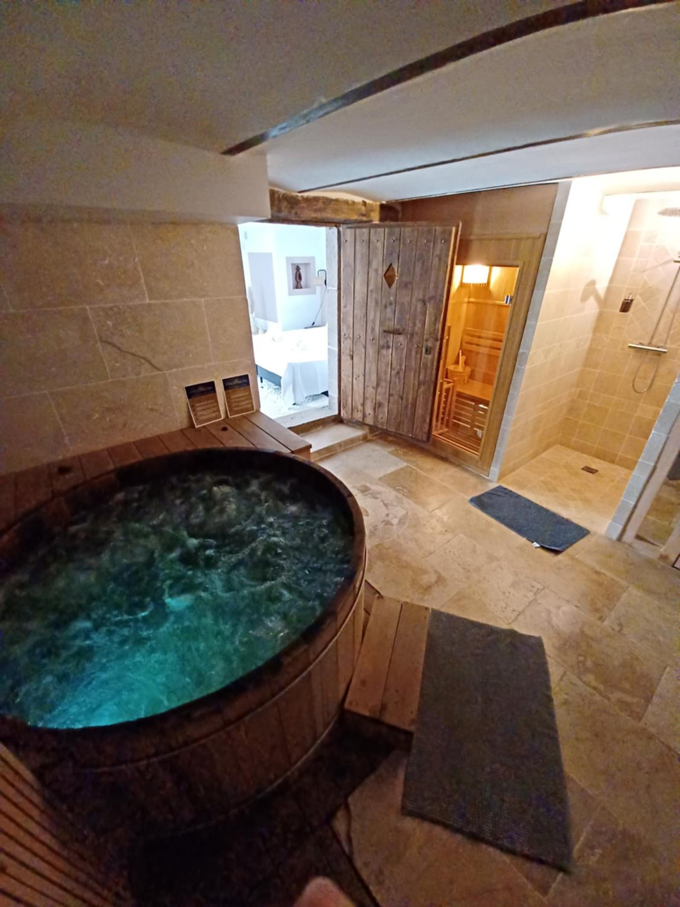 Hébergement insolite avec jacuzzi privatif Millau, photo 36