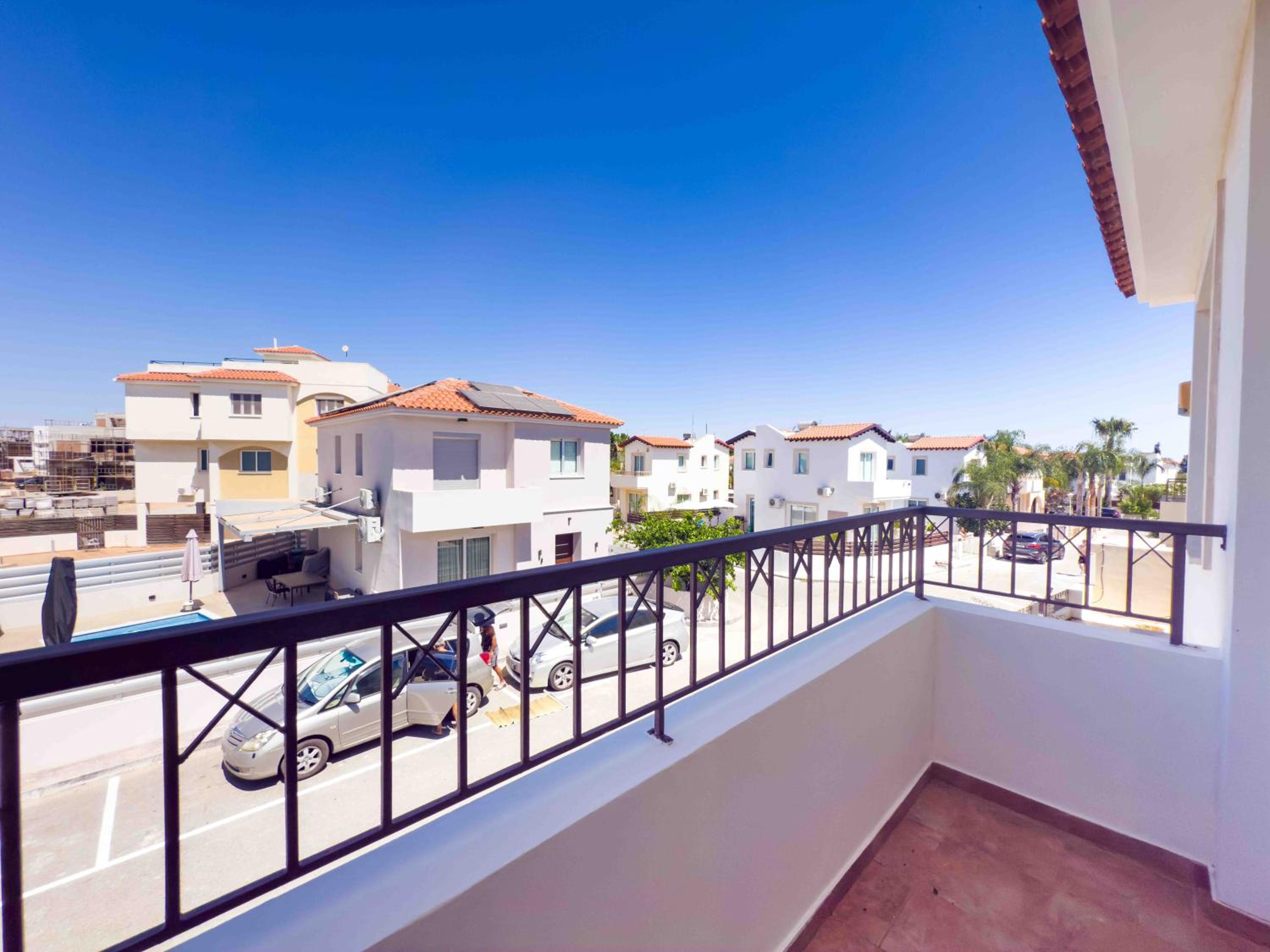 Villa Rena - 3BR Retreat near Kalamies Beach