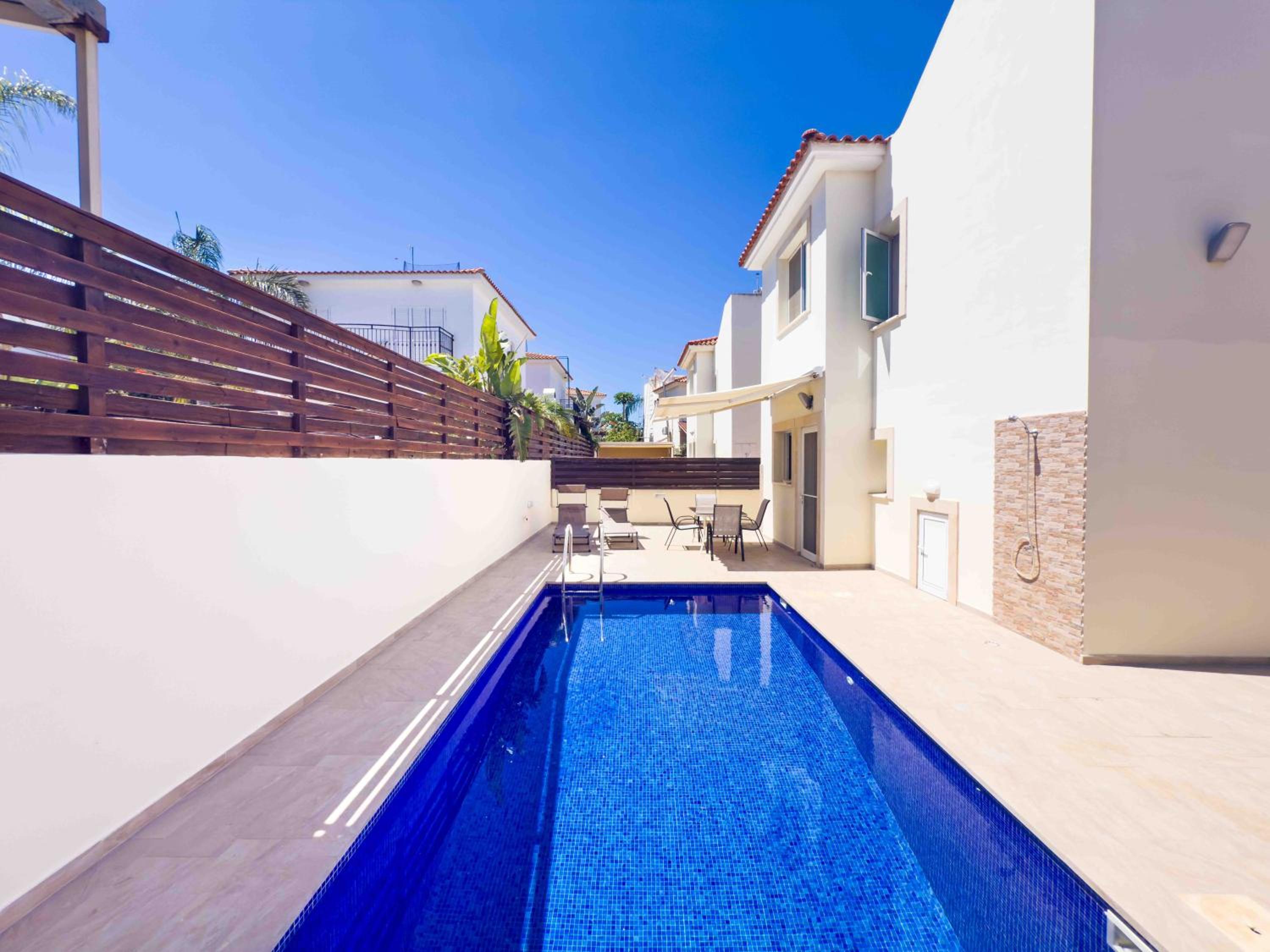 Villa Rena - 3BR Retreat near Kalamies Beach
