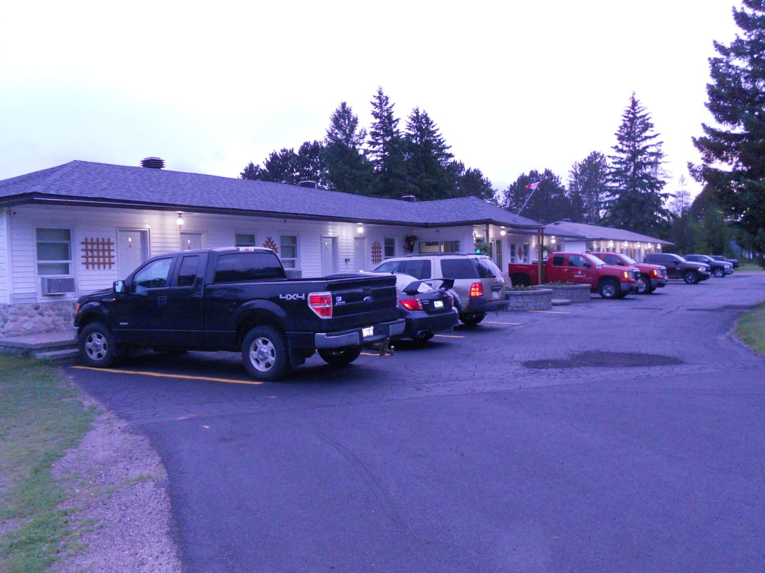 Deep River Motel