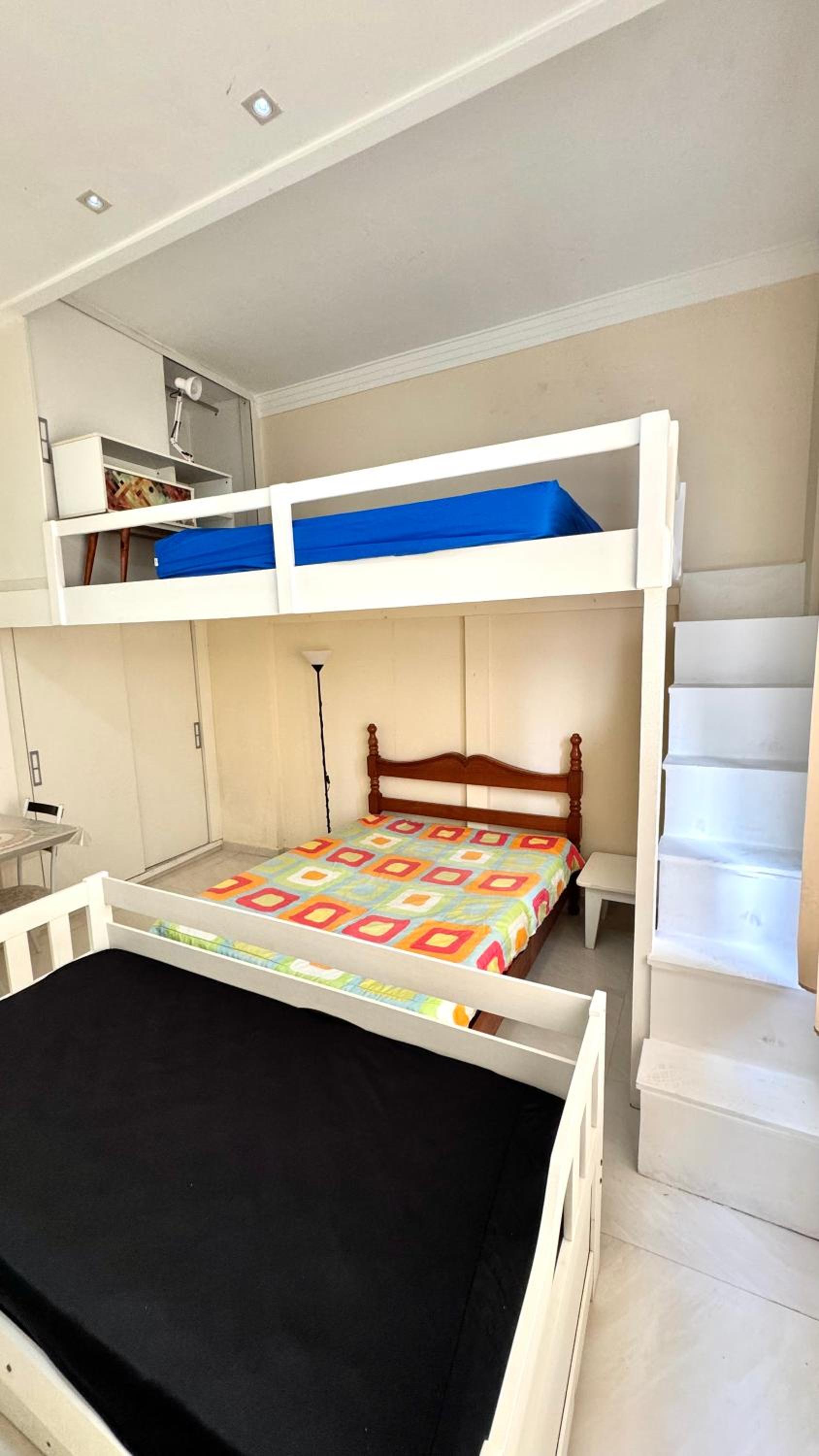 Studio 102 Pitangueiras no térreo - ar condicionado - na quadra da praia!
