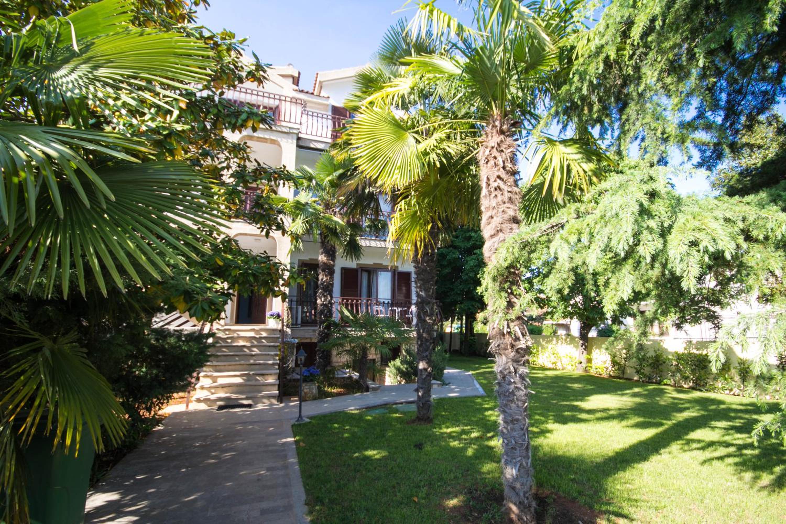 Apartments Lidija