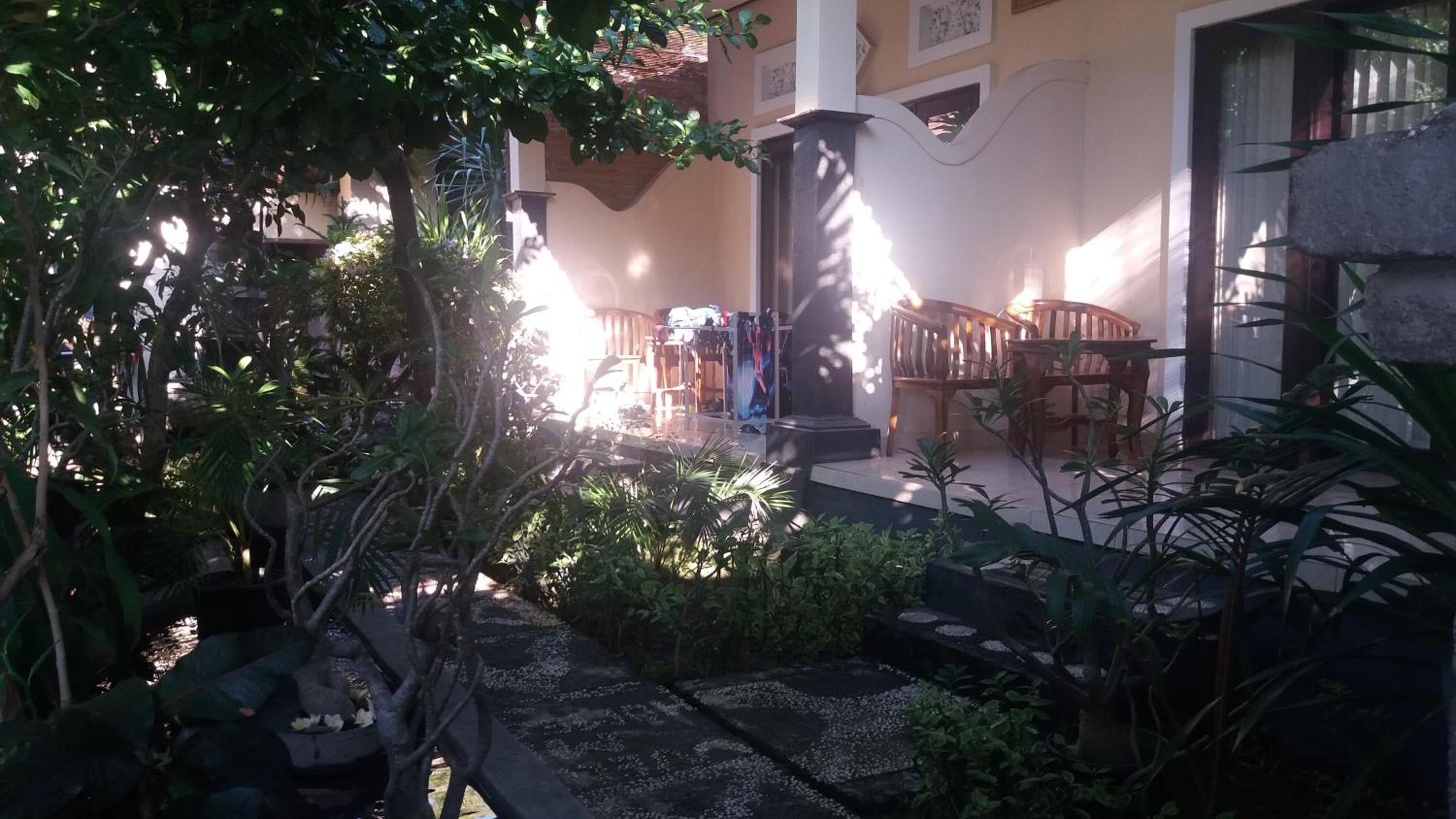 Warung Jemeluk & Home Stay, Amed - 15