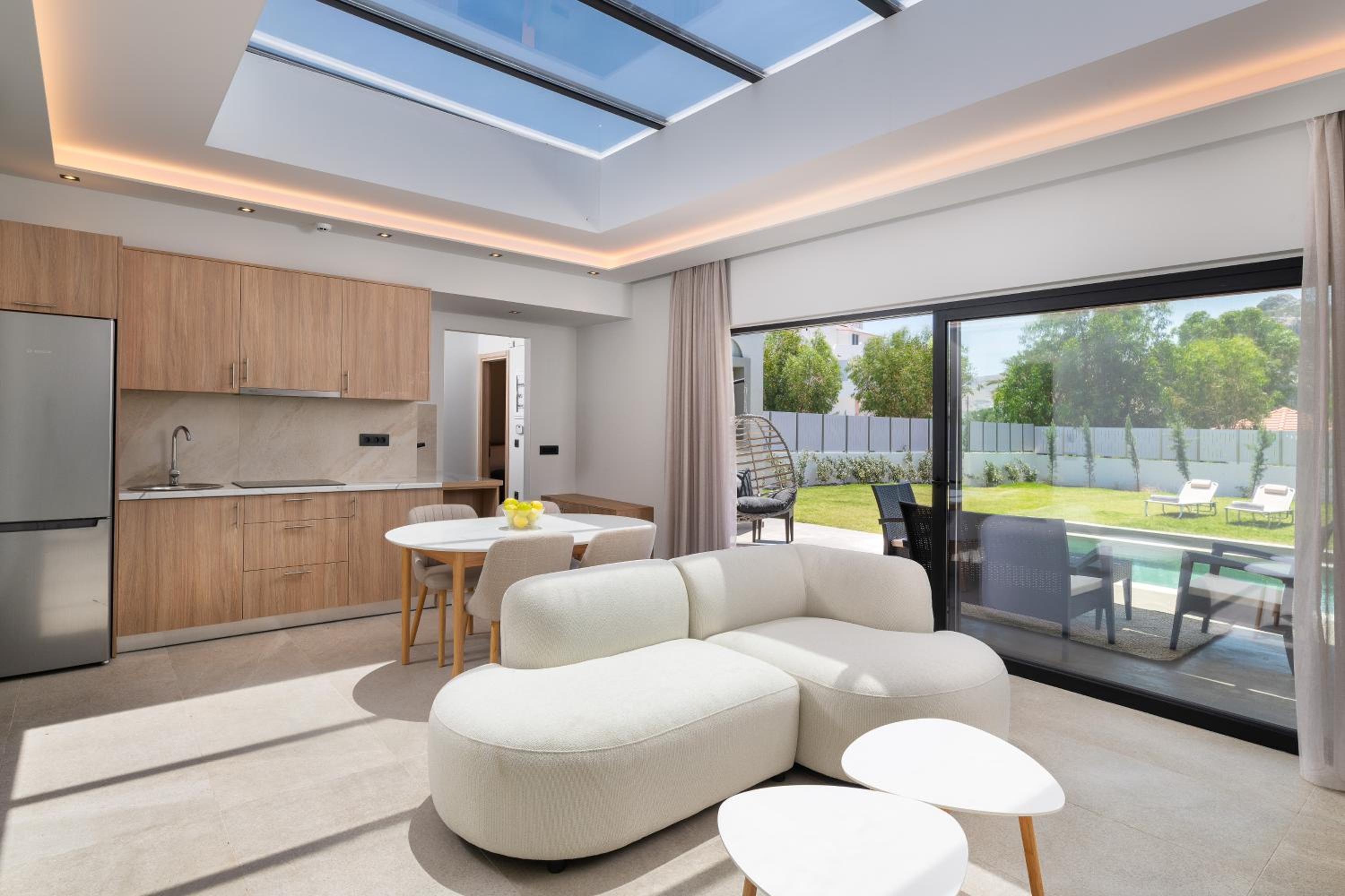 Sunrays Pool Villas