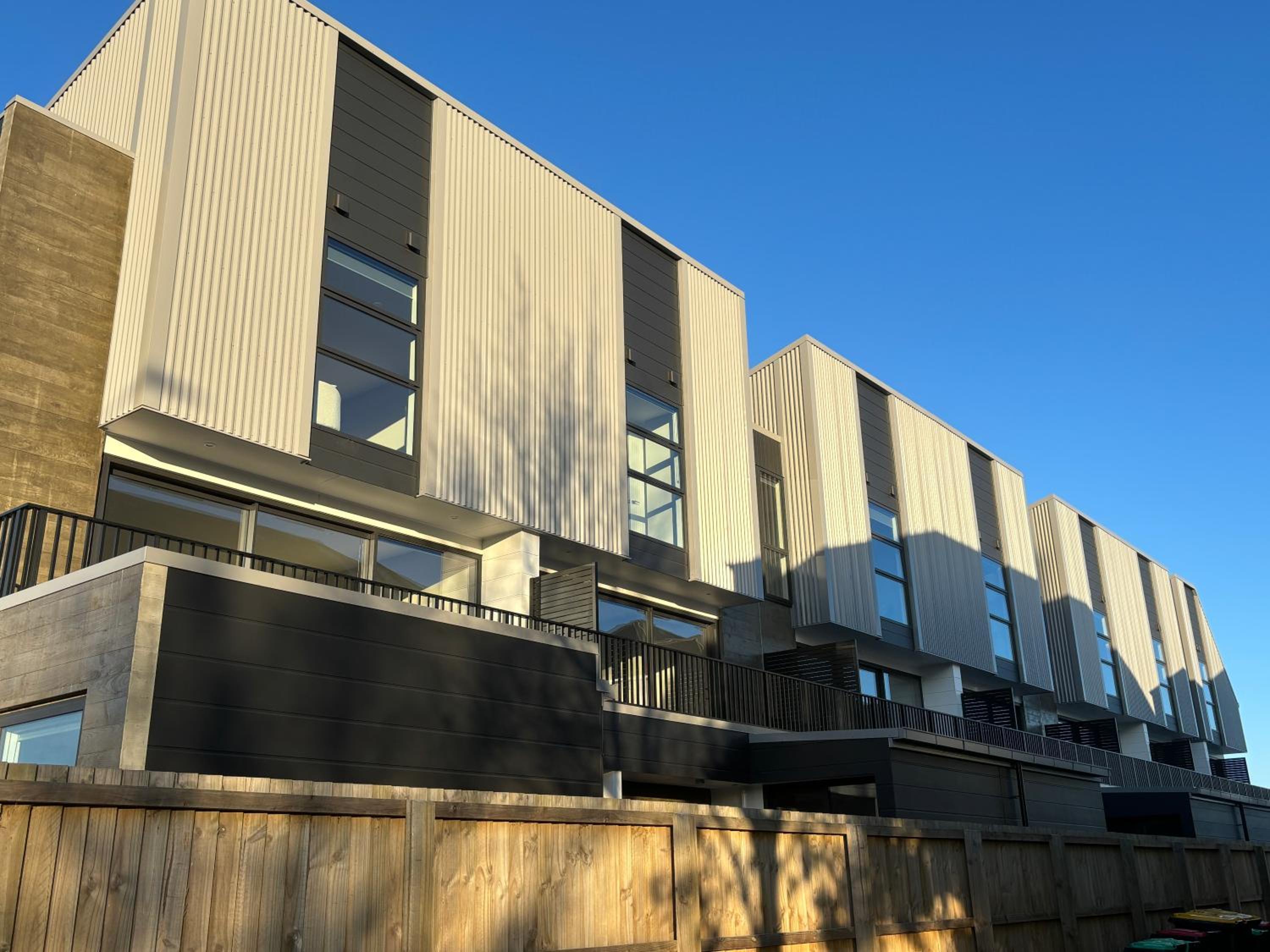 Newly Built 3 Bedroom Townhouse - Your Base to Explore the CBD