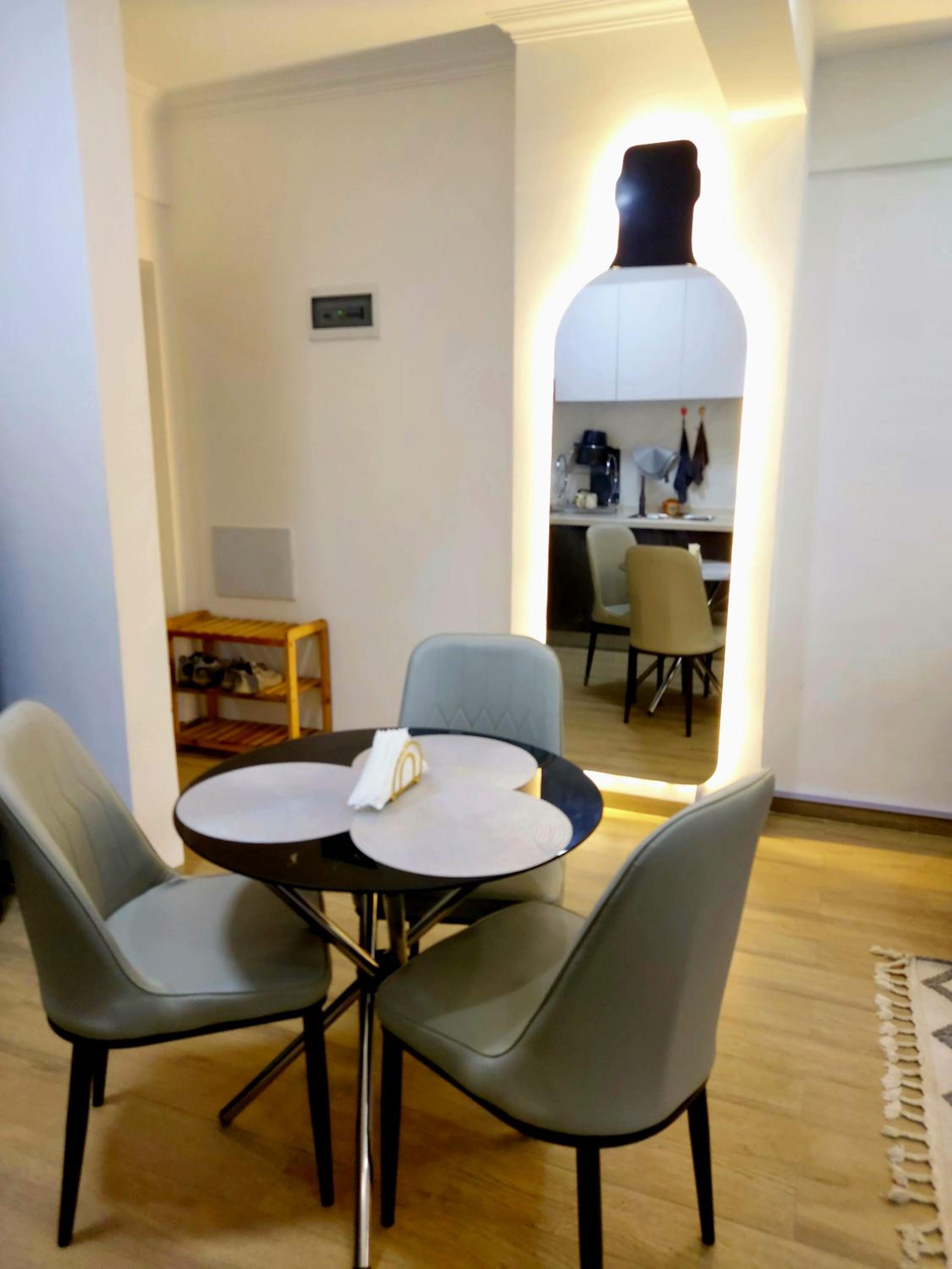 Modern 1 Bedroom in Westlands, AC, Pool, Gym & PS4