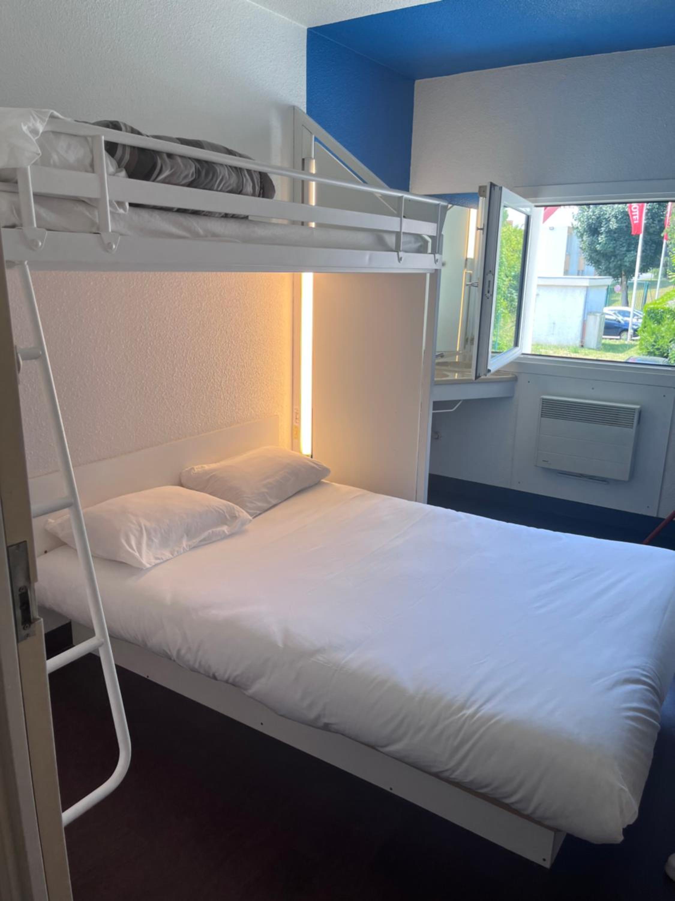TIP HOTEL CAMBRAI ex HOTEL F1, photo 3