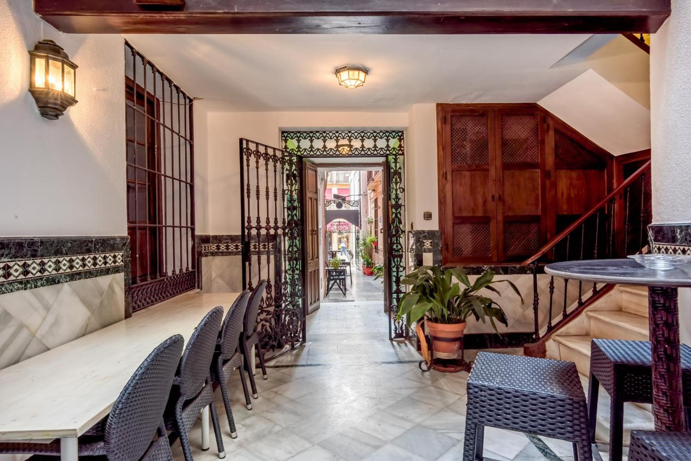Feel Hostels City Center