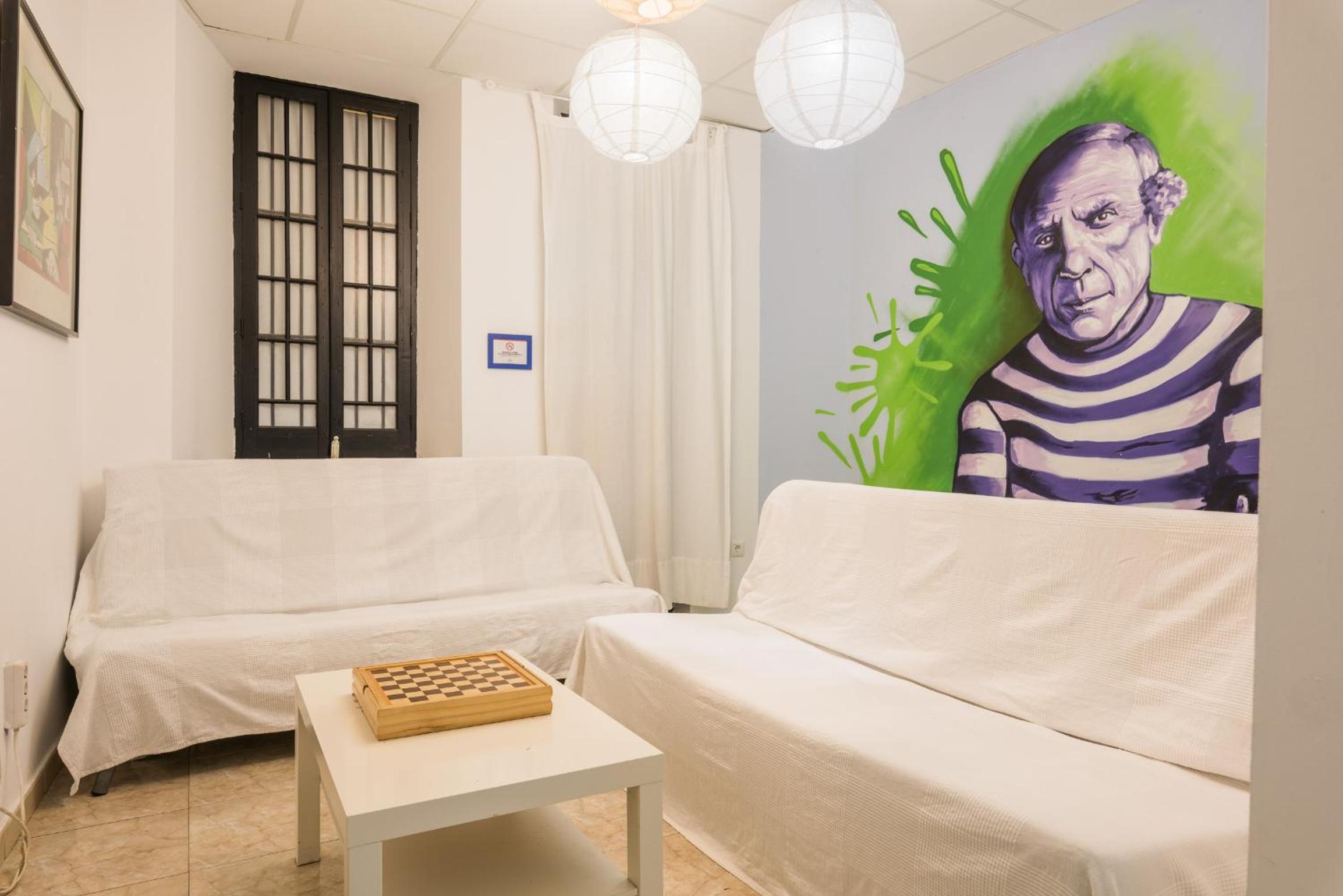 Feel Hostels City Center