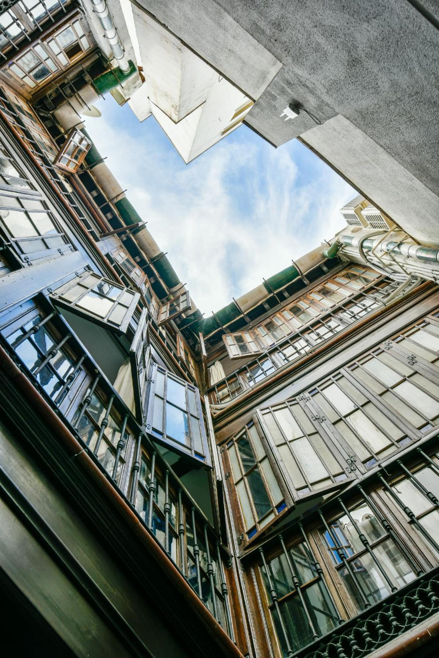 Feel Hostels City Center