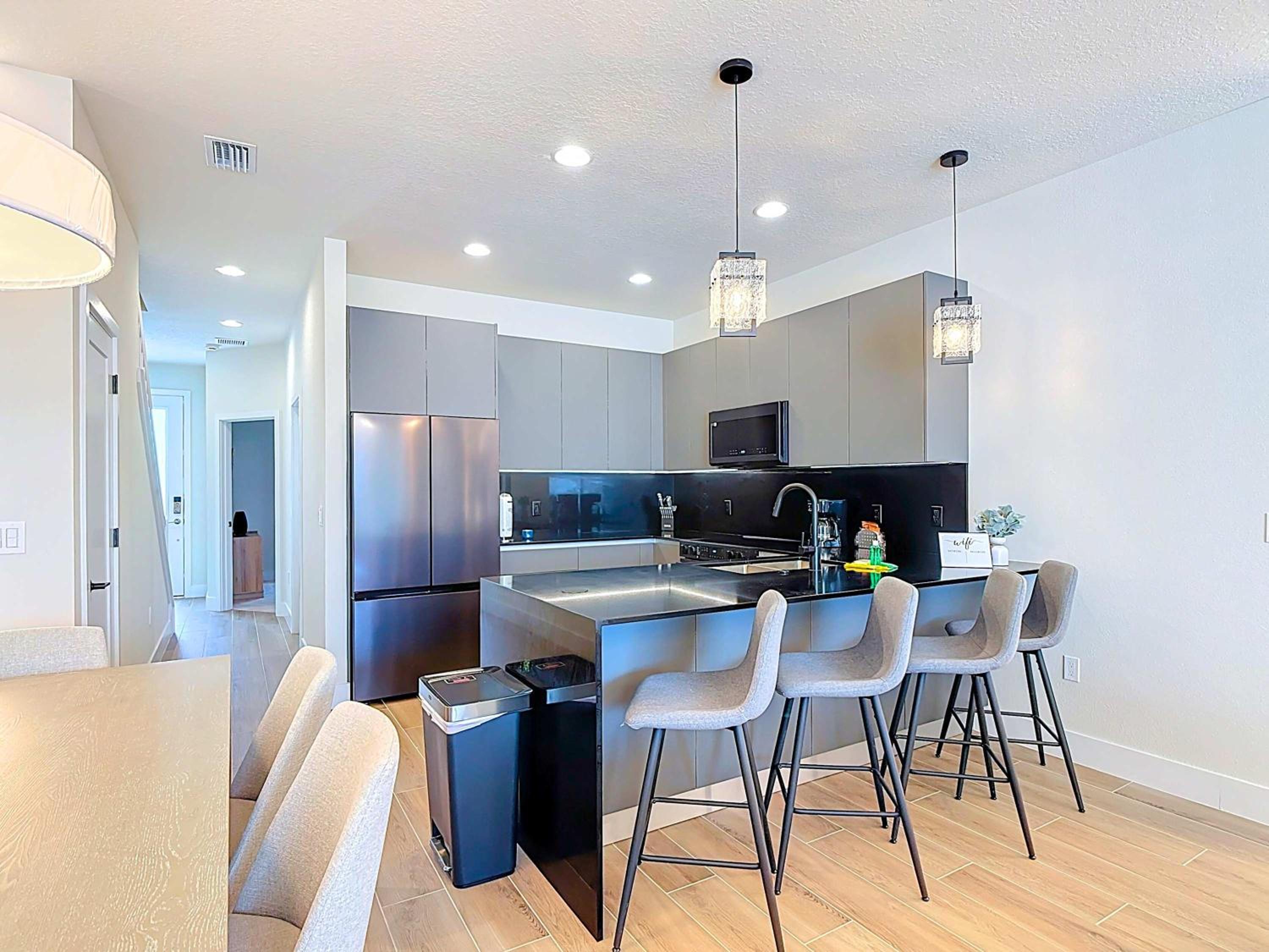 Spacious 3BR with Clubhouses and Splash Fun
