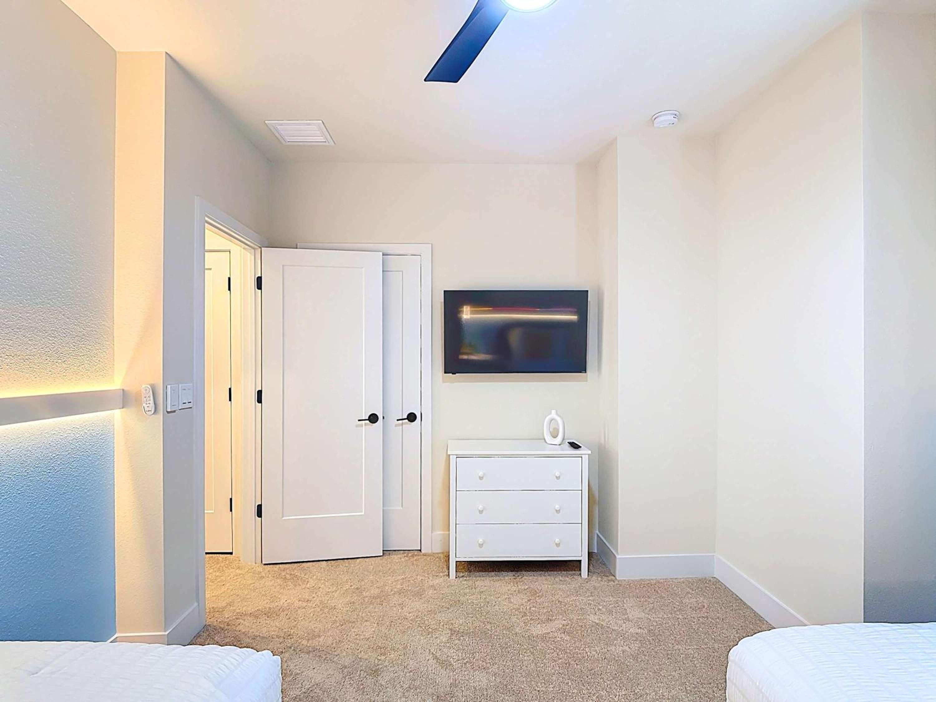 Spacious 3BR with Clubhouses and Splash Fun