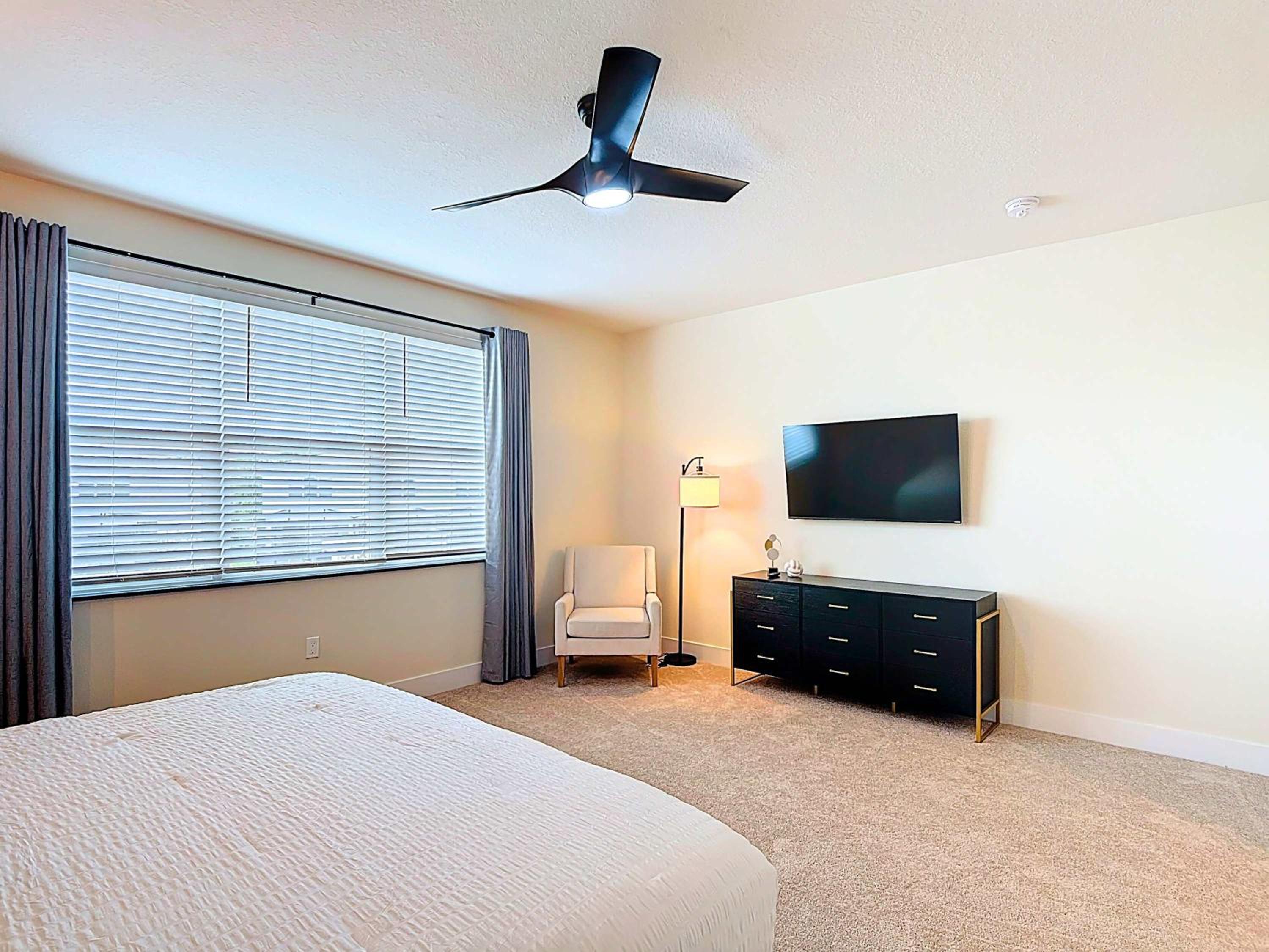 Spacious 3BR with Clubhouses and Splash Fun