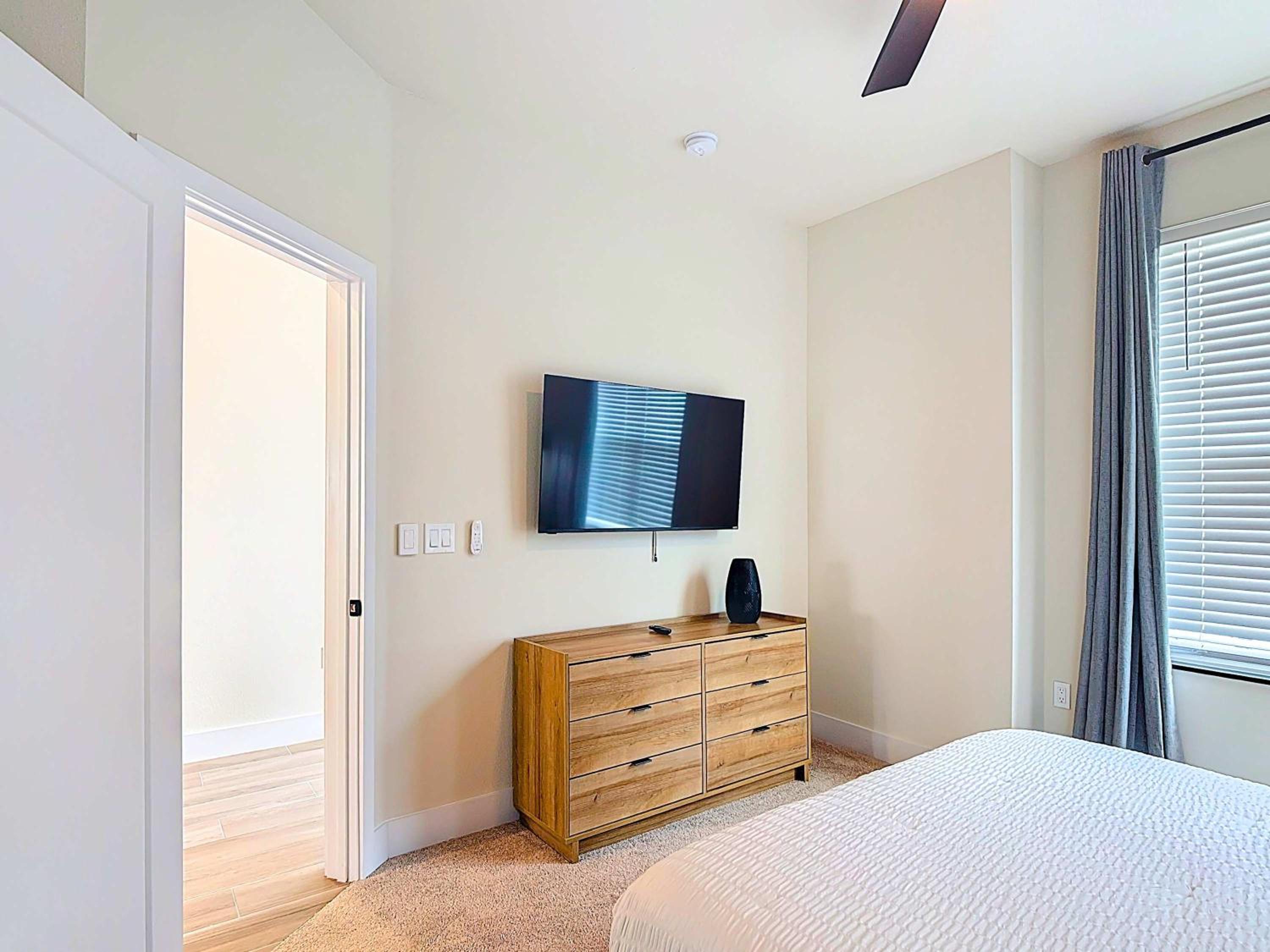 Spacious 3BR with Clubhouses and Splash Fun