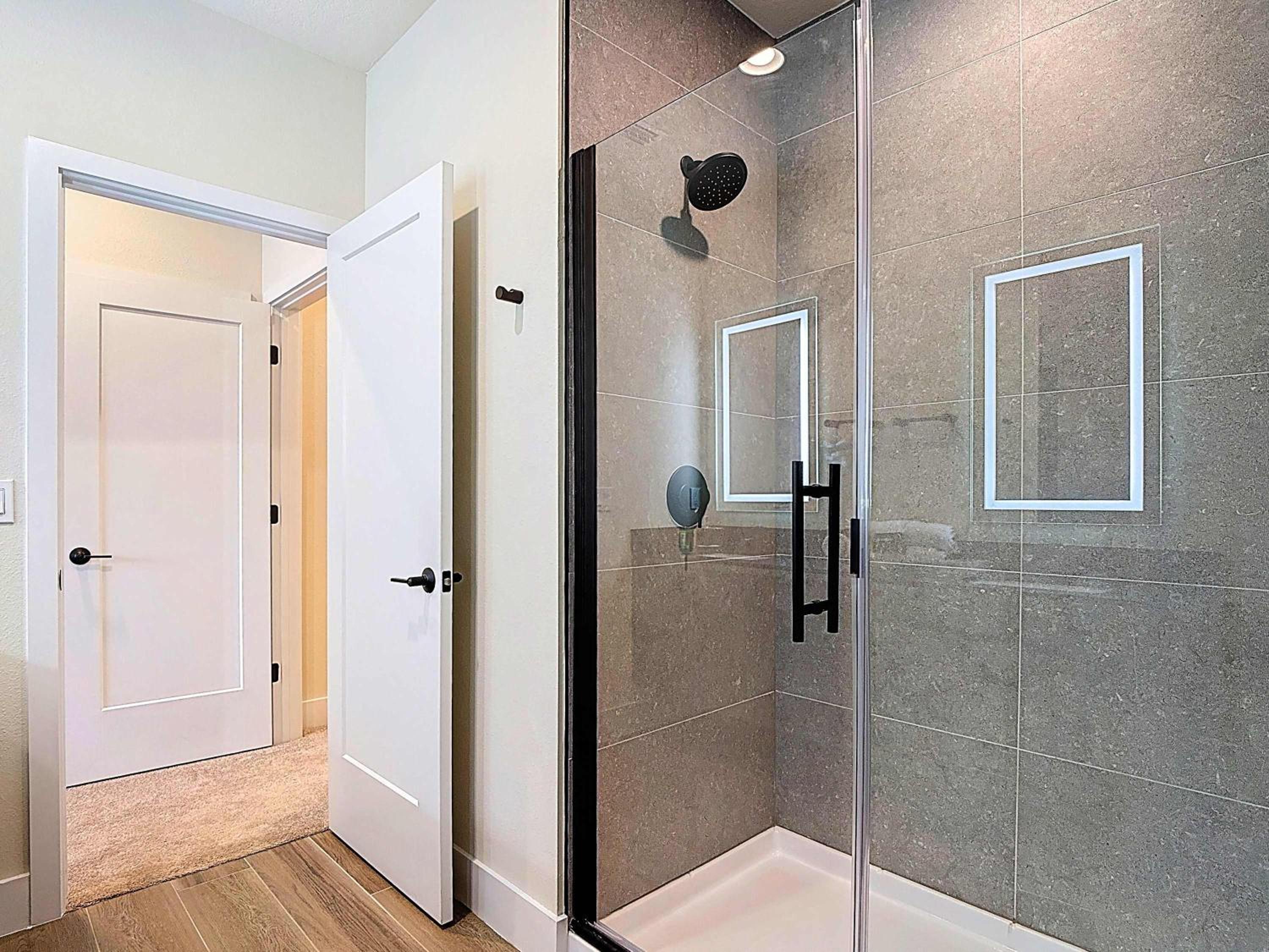 Spacious 3BR with Clubhouses and Splash Fun