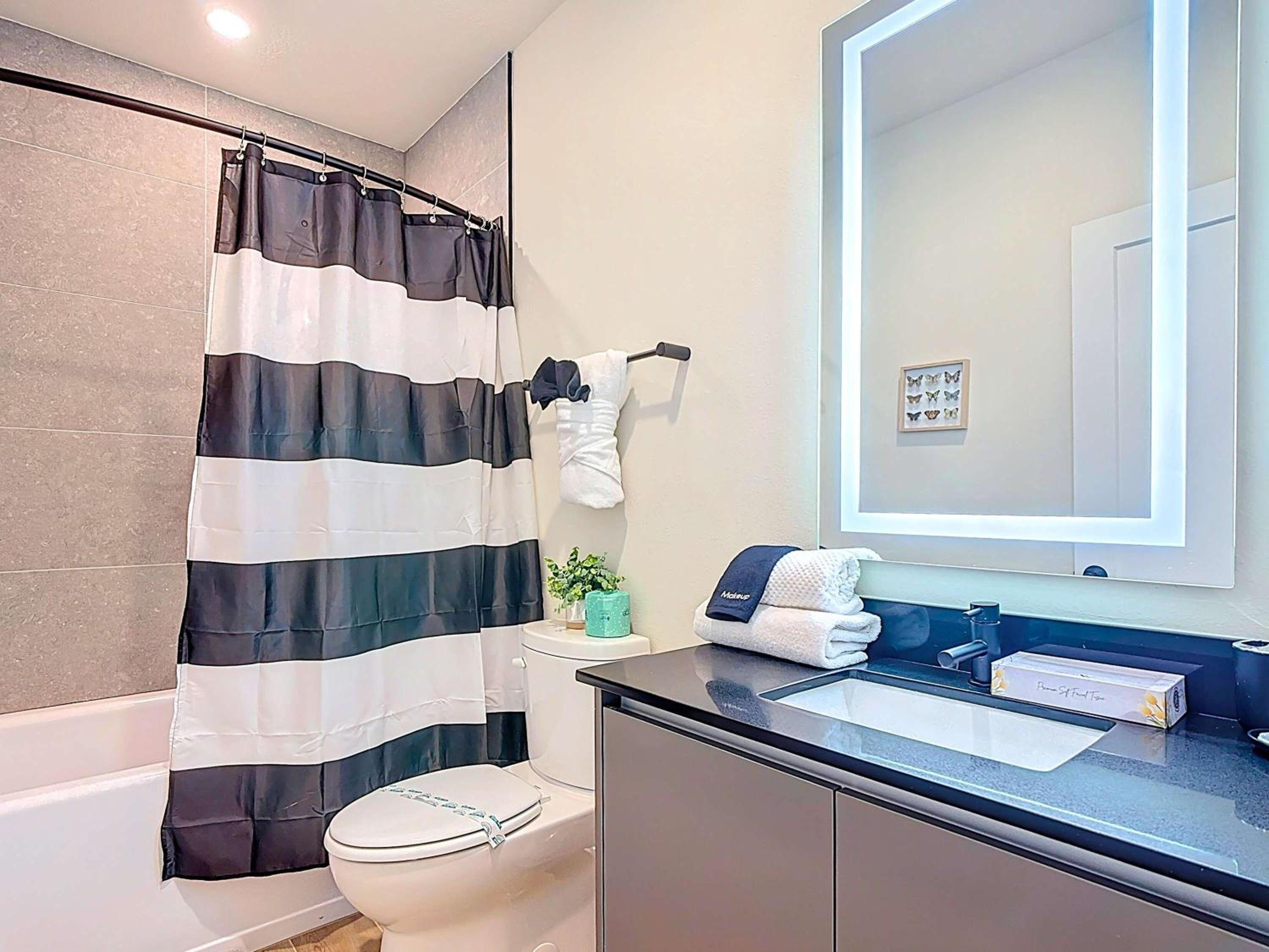 Spacious 3BR with Clubhouses and Splash Fun