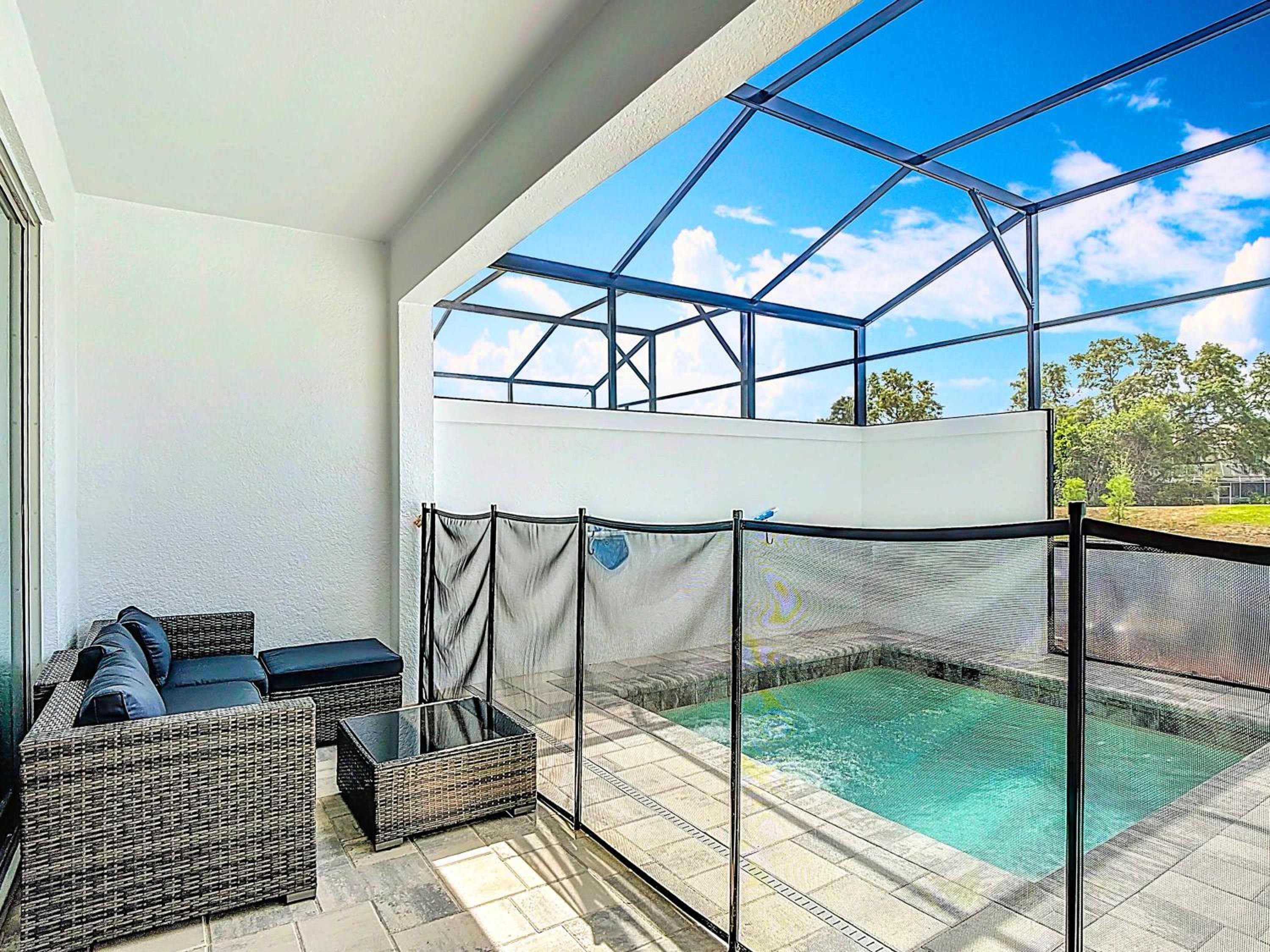 Spacious 3BR with Clubhouses and Splash Fun