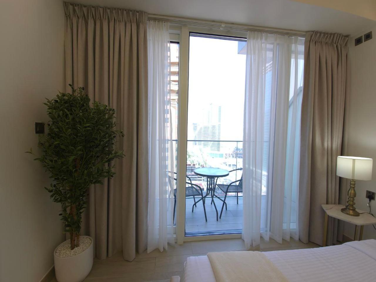 Urban Calm - Studio in Me Do Re - JLT