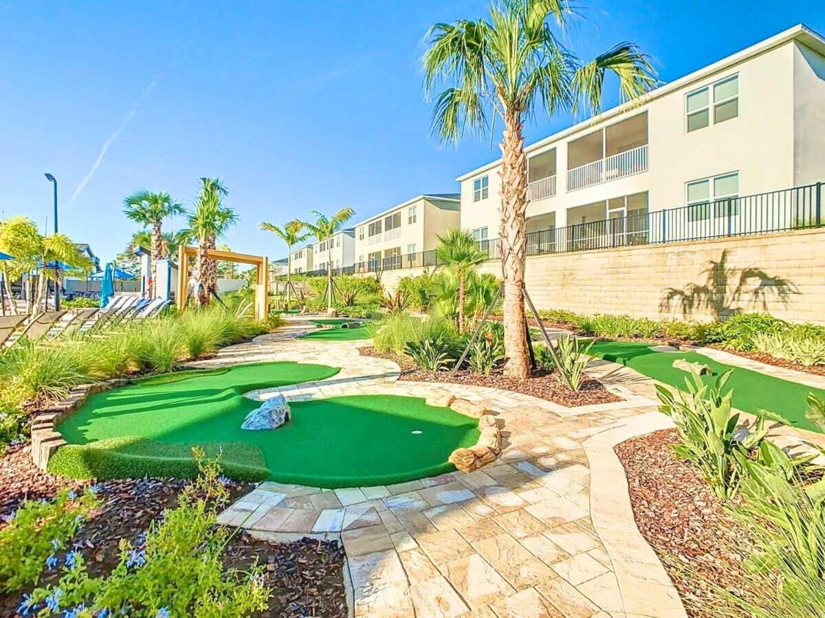 Homey Lakeview with themed Room and 2 Clubhouses