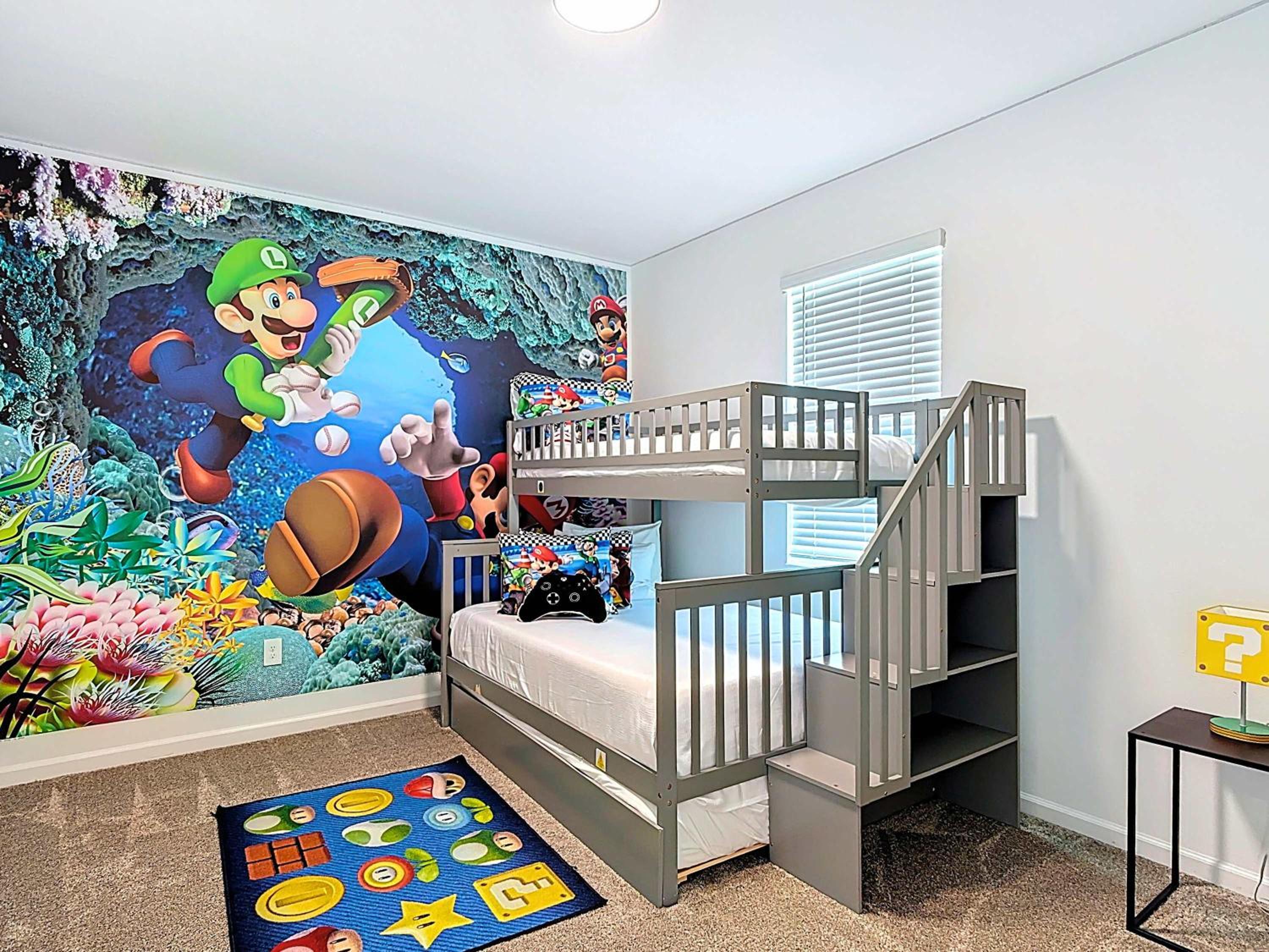 Homey Lakeview with themed Room and 2 Clubhouses