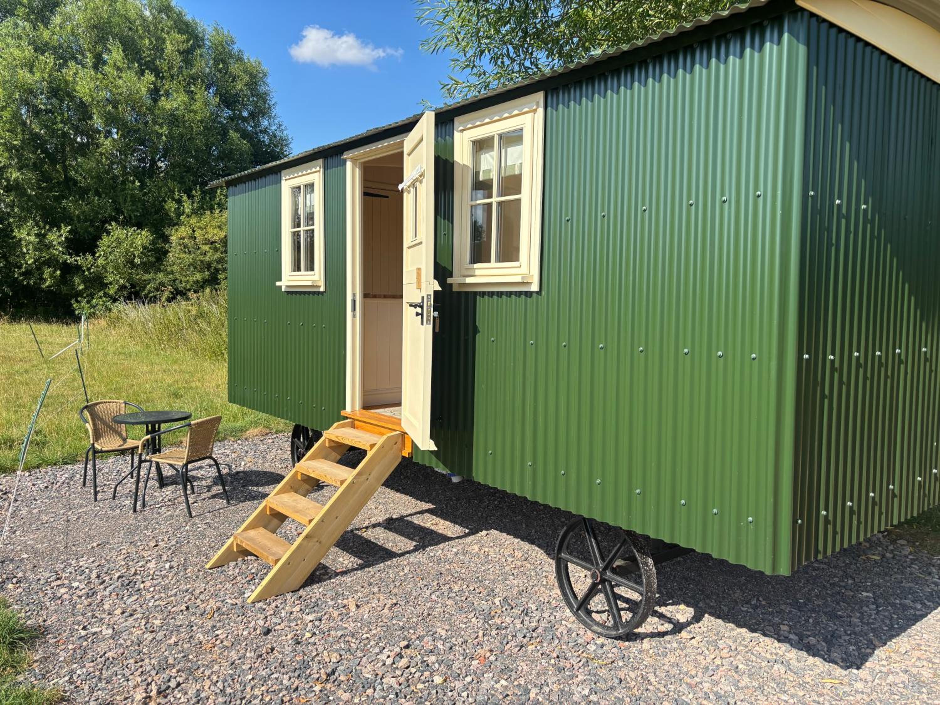 Cosy Shepherd Hut
