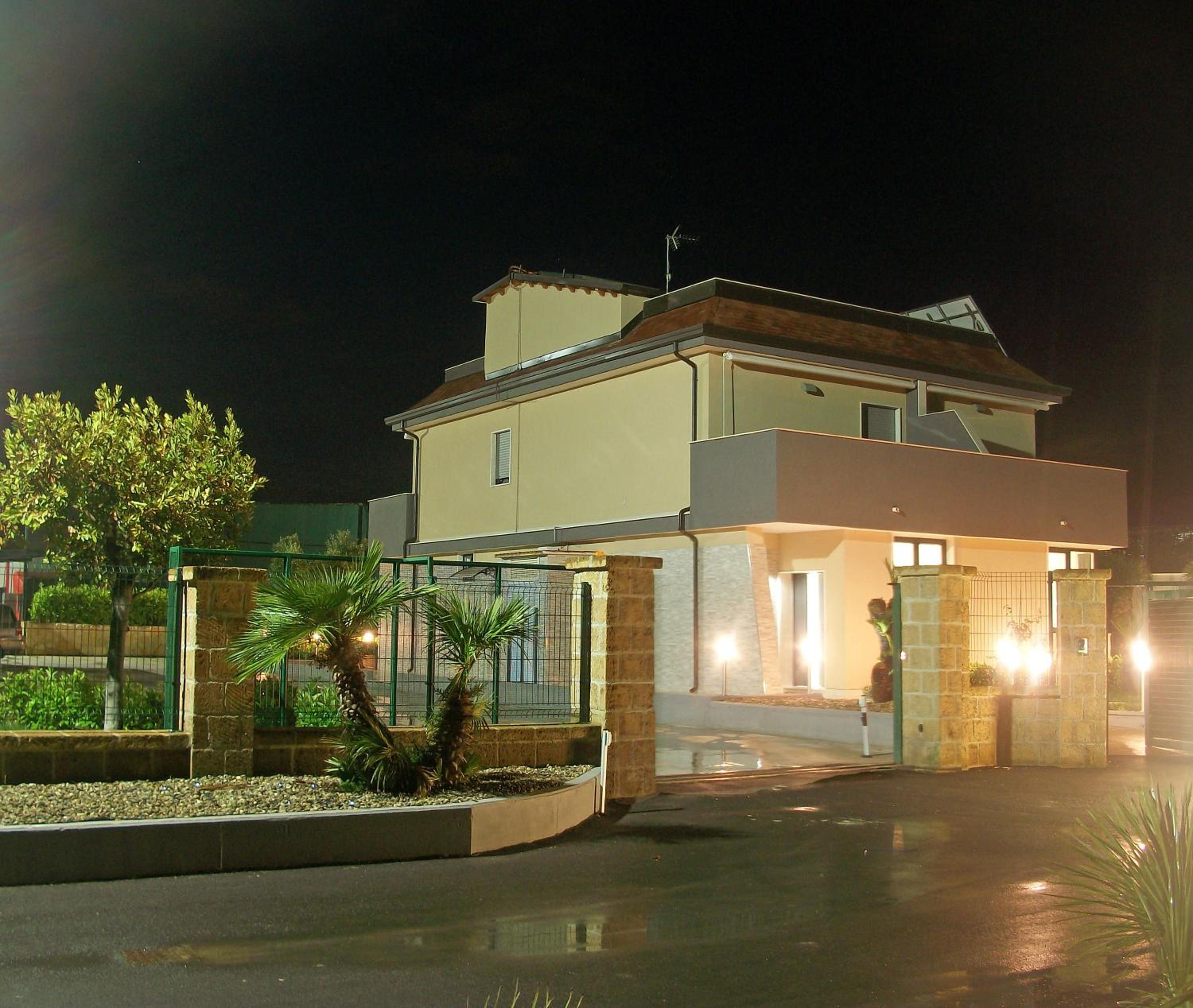 Photo 33